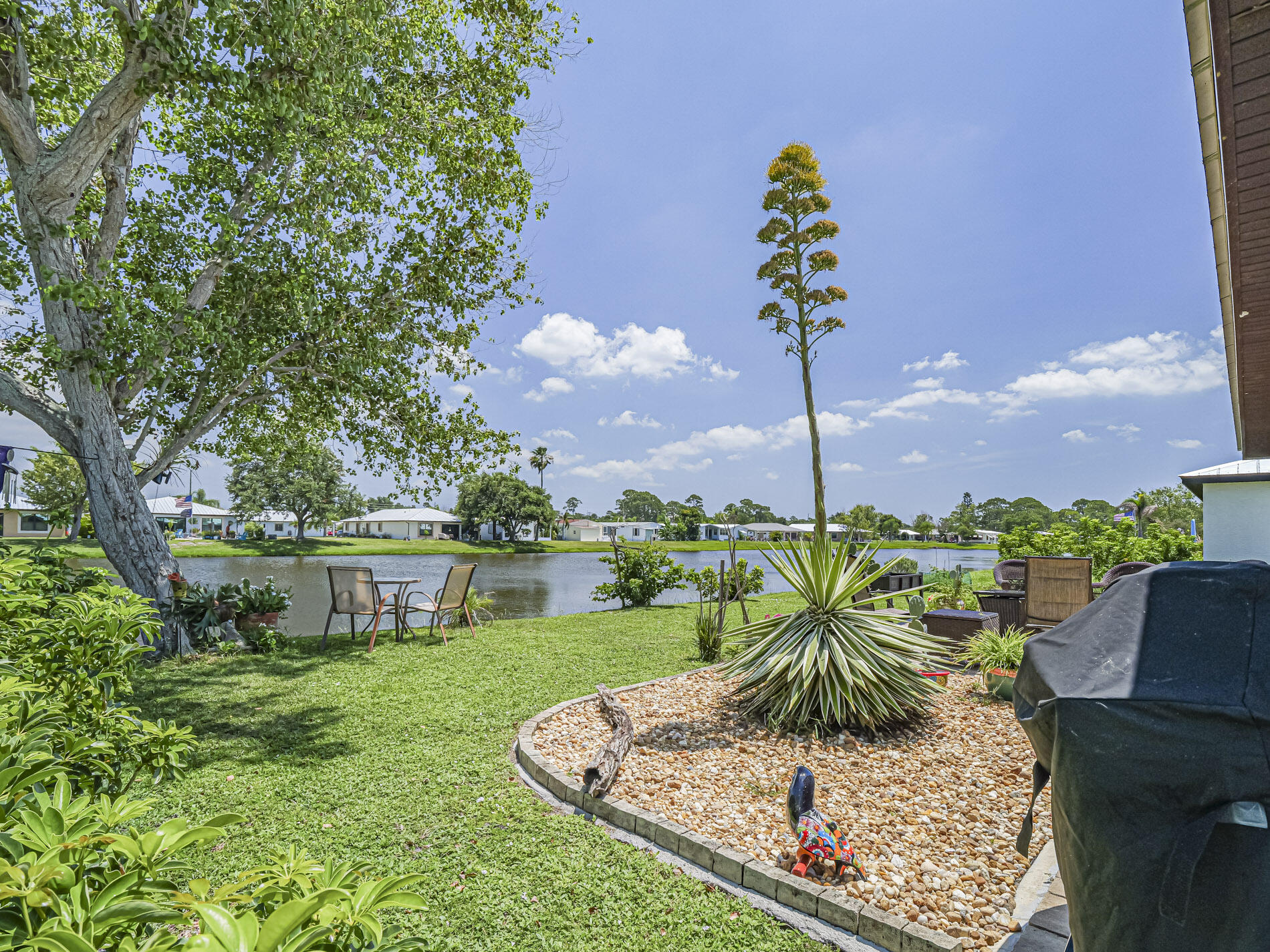 SPANISH LAKES COUNTRY CLUB VILL LEASEHOLD ESTATES - Residential
