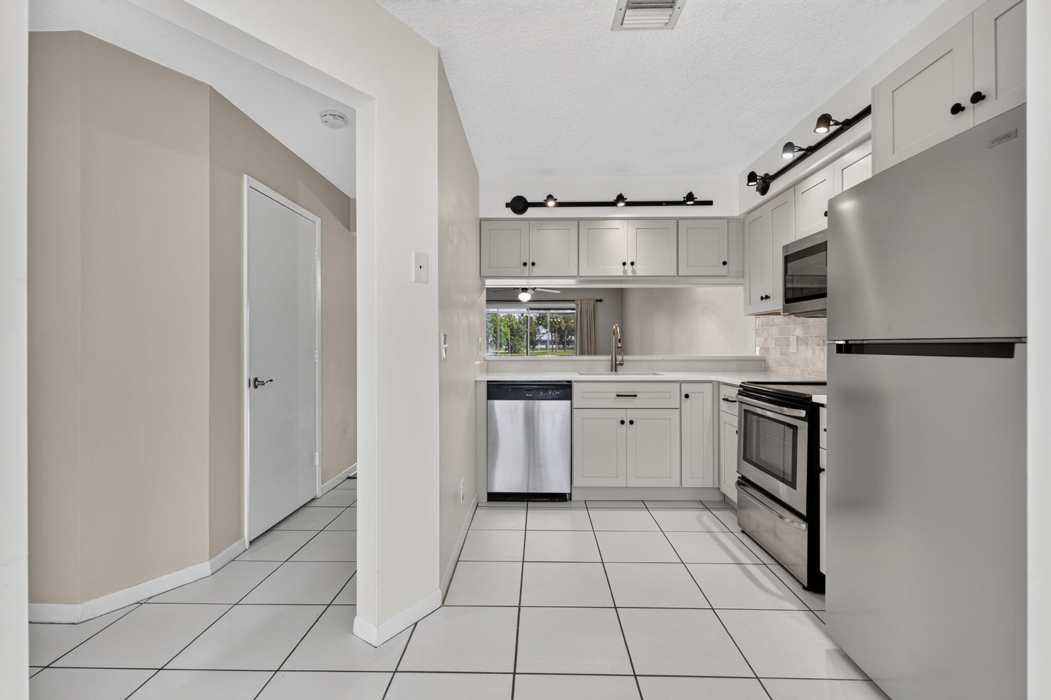 RIVERWALK 2 - Residential Lease