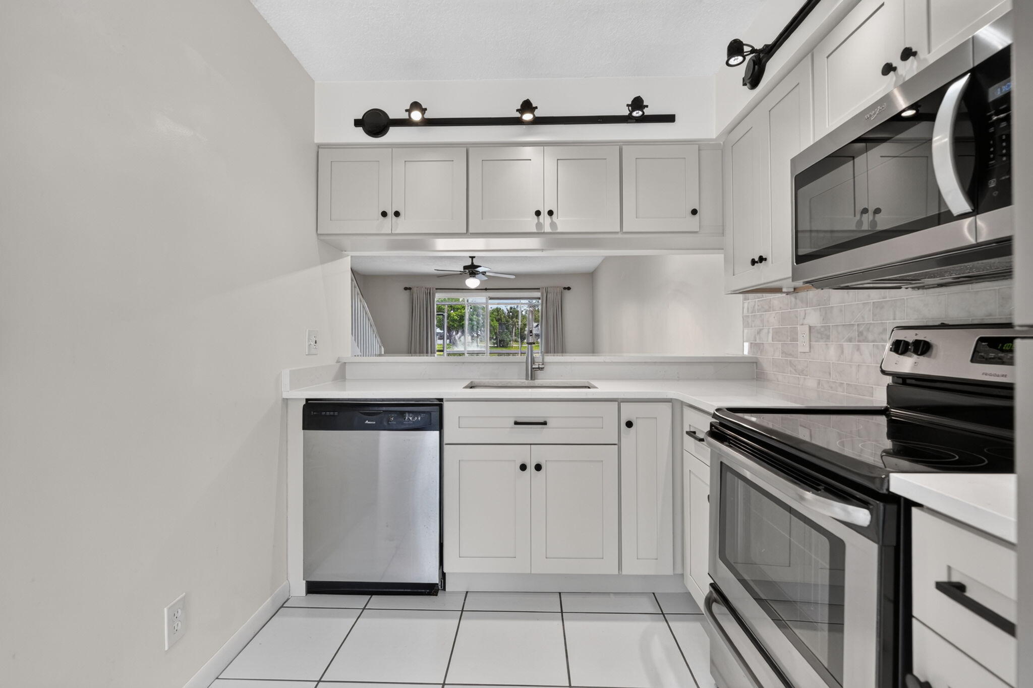 RIVERWALK 2 - Residential Lease