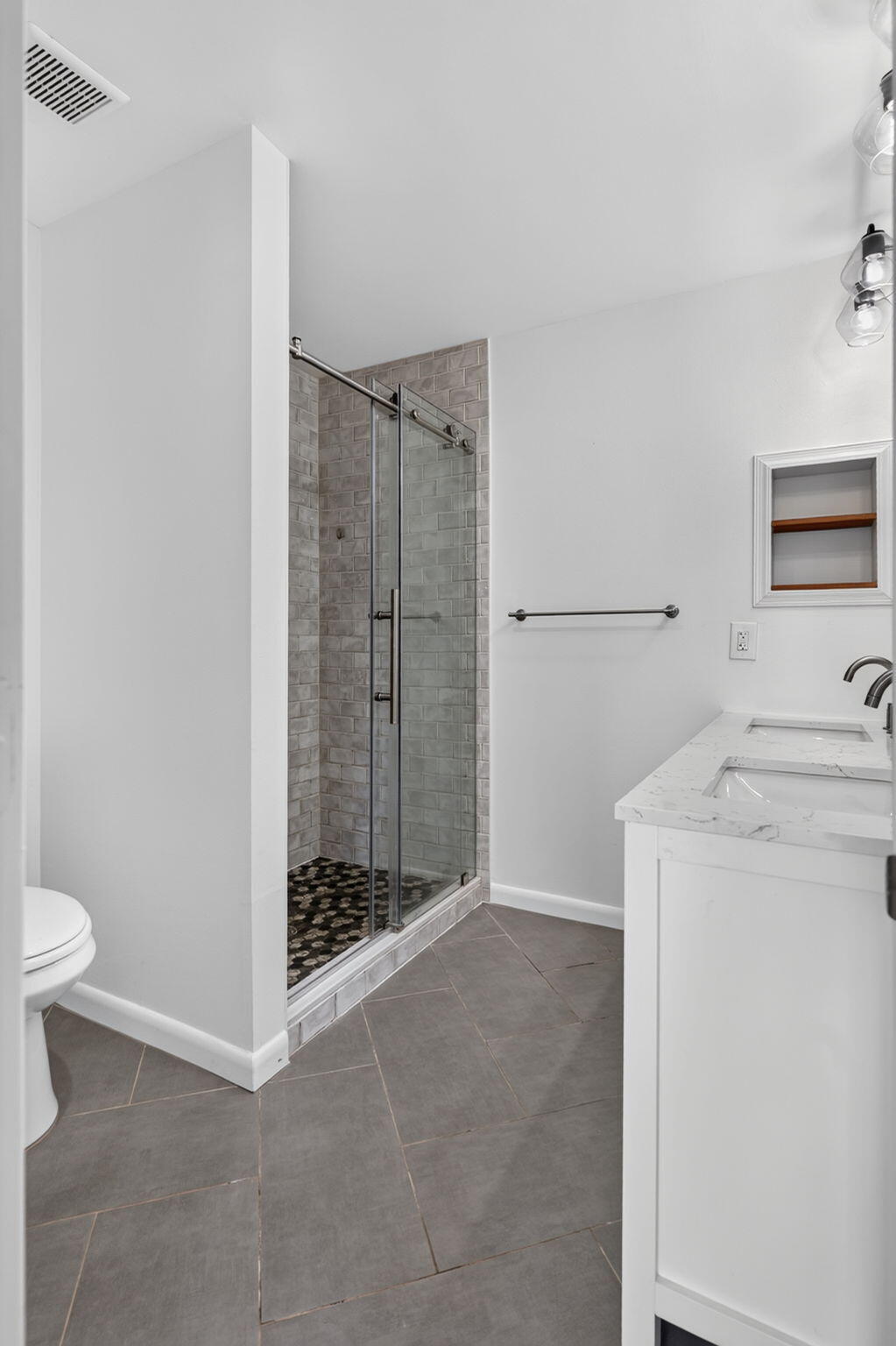 RIVERWALK 2 - Residential Lease