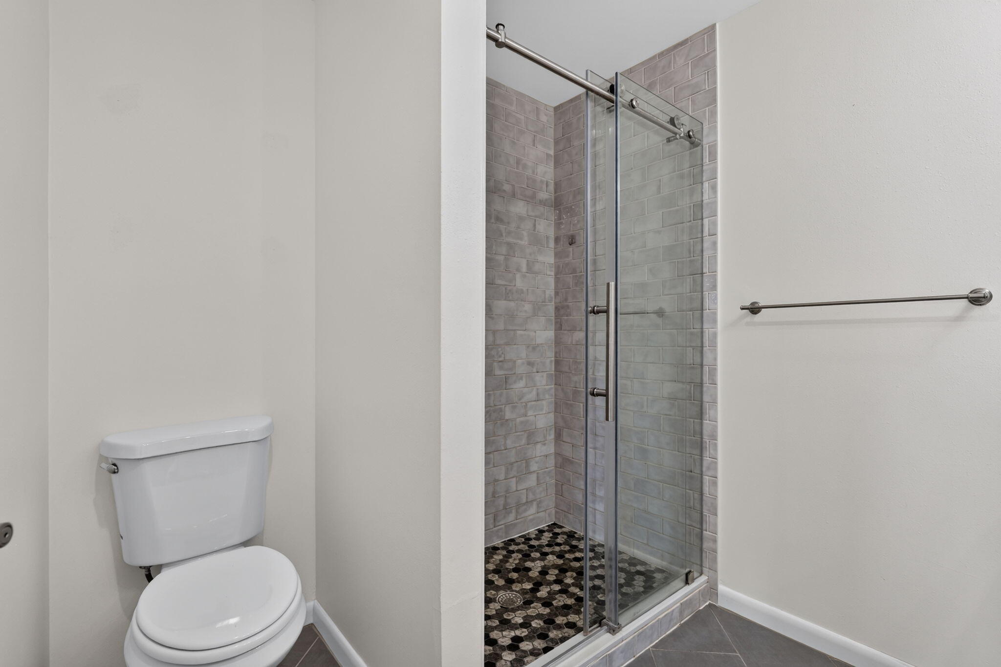 RIVERWALK 2 - Residential Lease