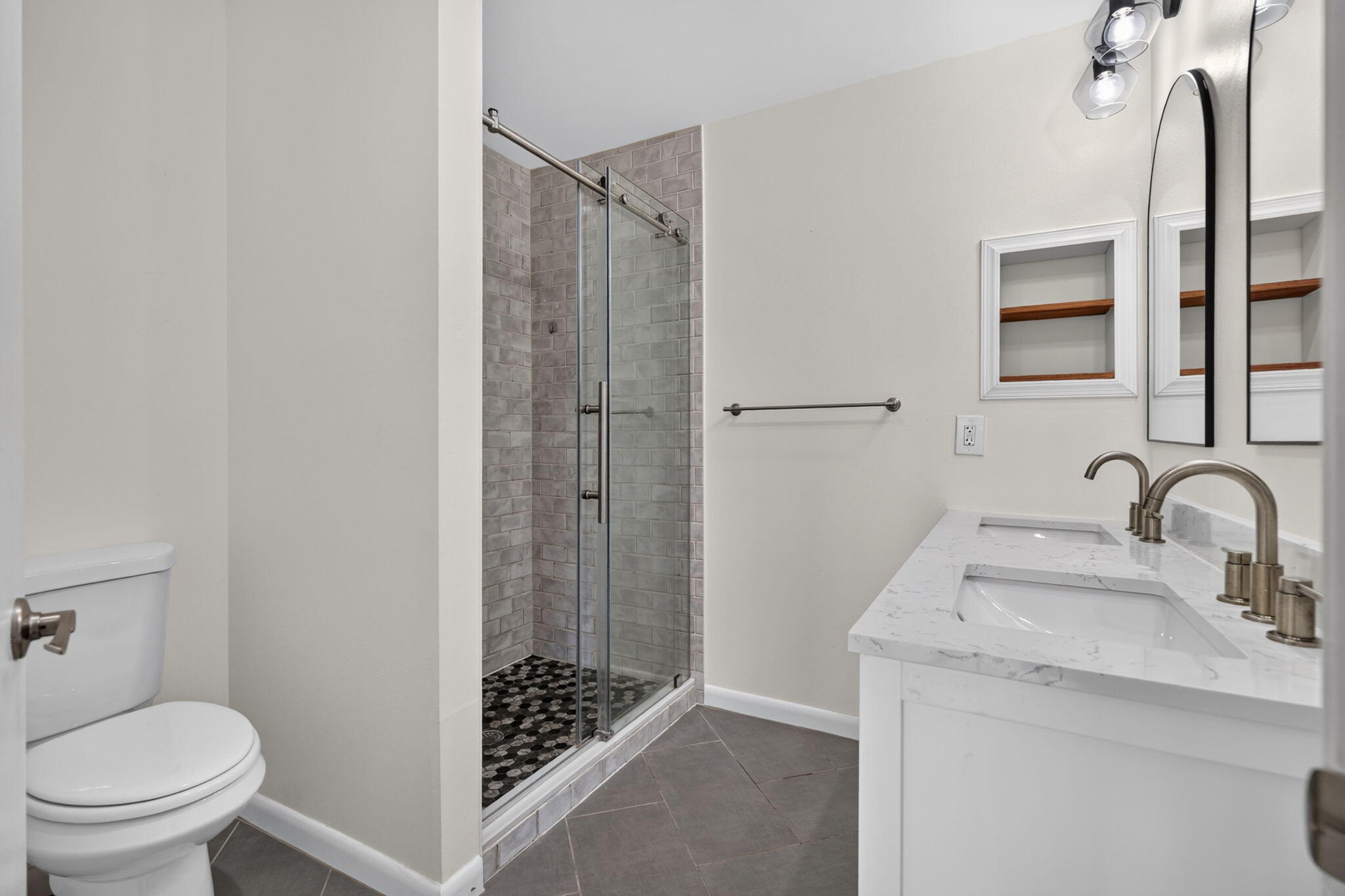 RIVERWALK 2 - Residential Lease