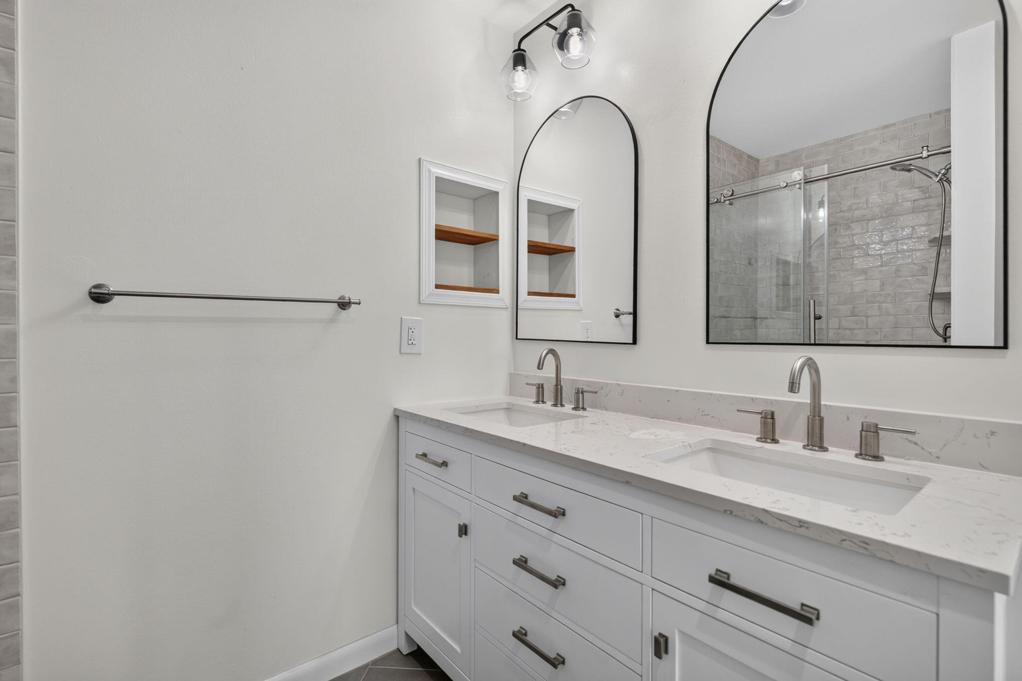 RIVERWALK 2 - Residential Lease