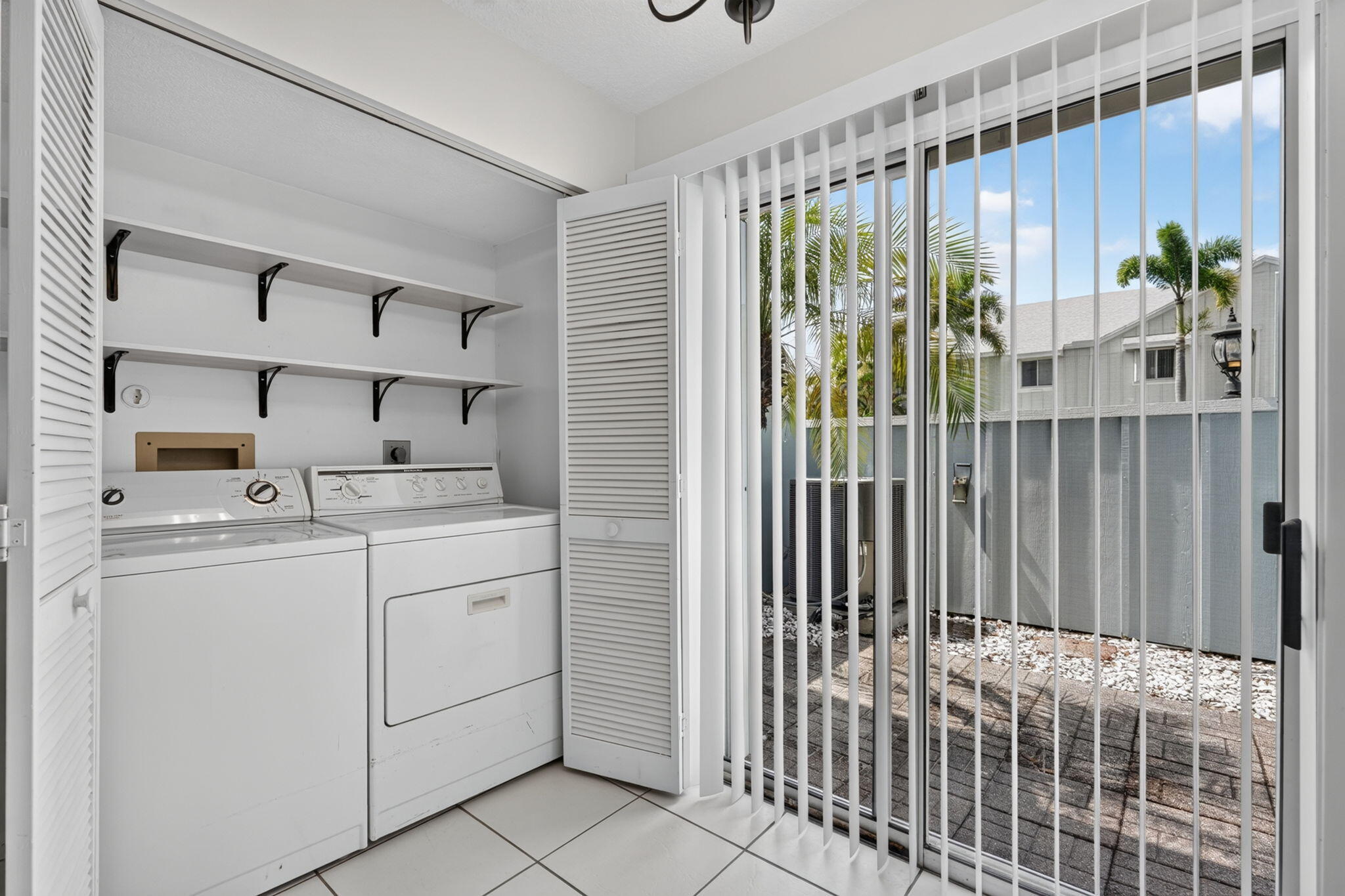 RIVERWALK 2 - Residential Lease