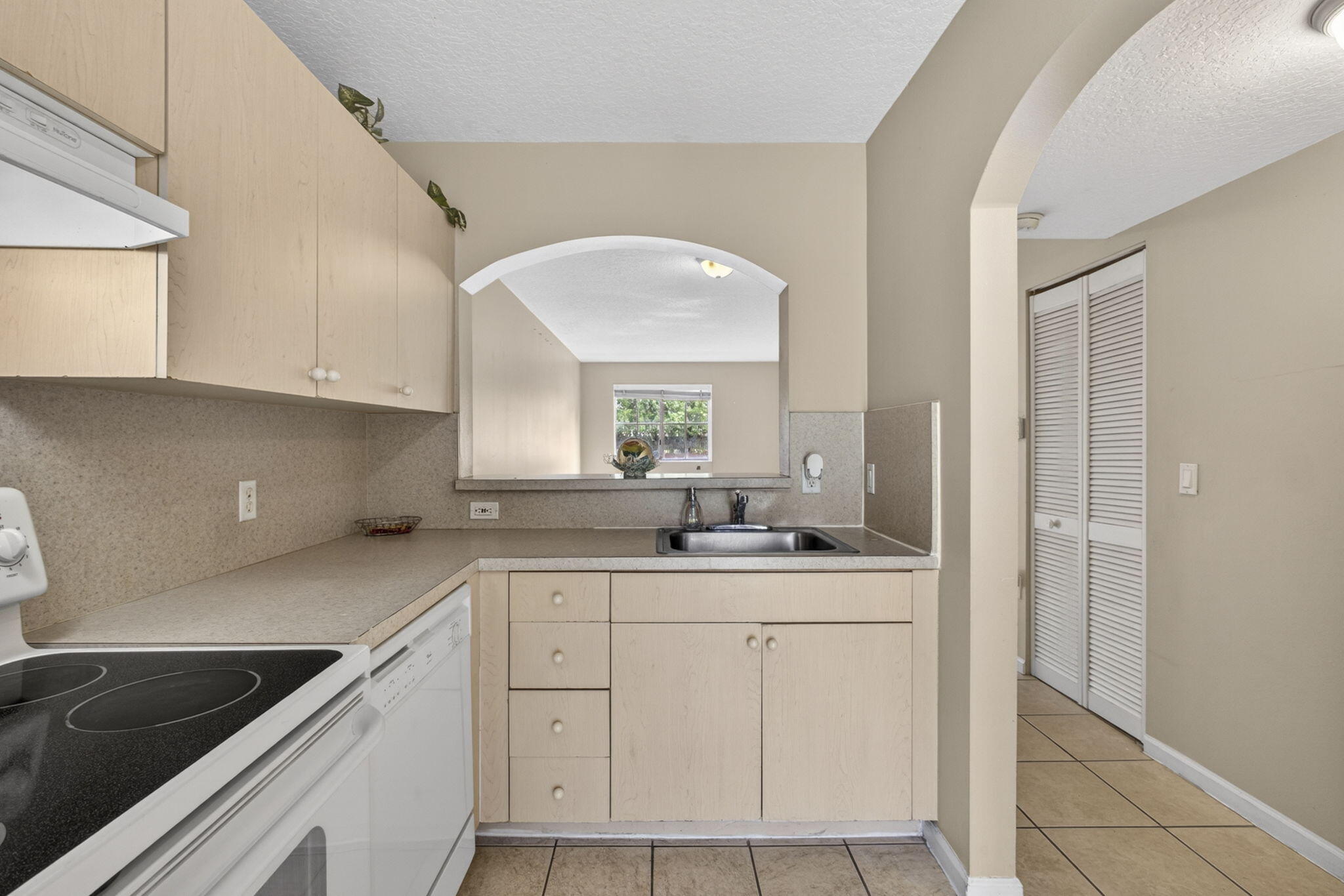 COVE AT BRIAR BAY CONDO - Residential