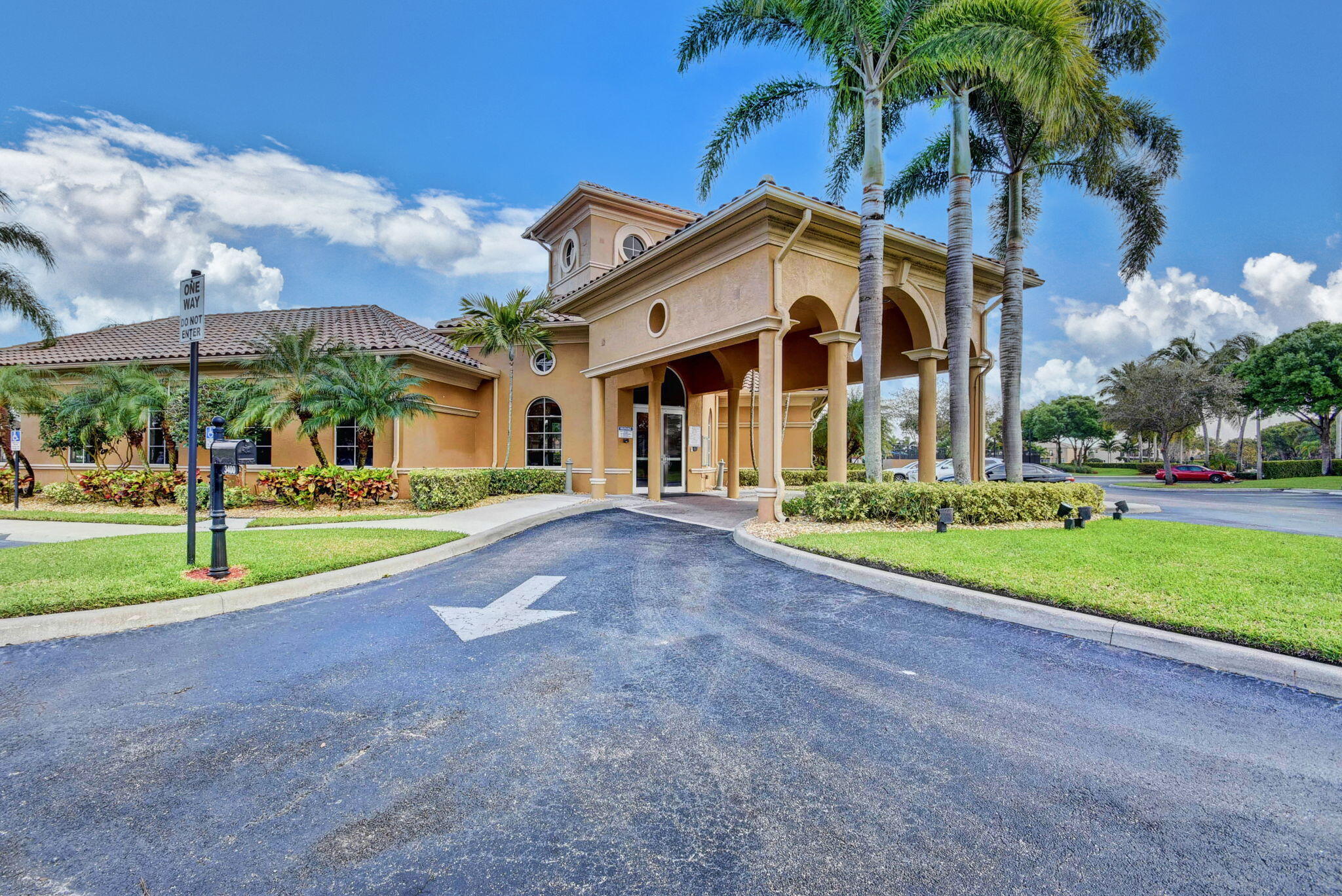 COVE AT BRIAR BAY CONDO - Residential