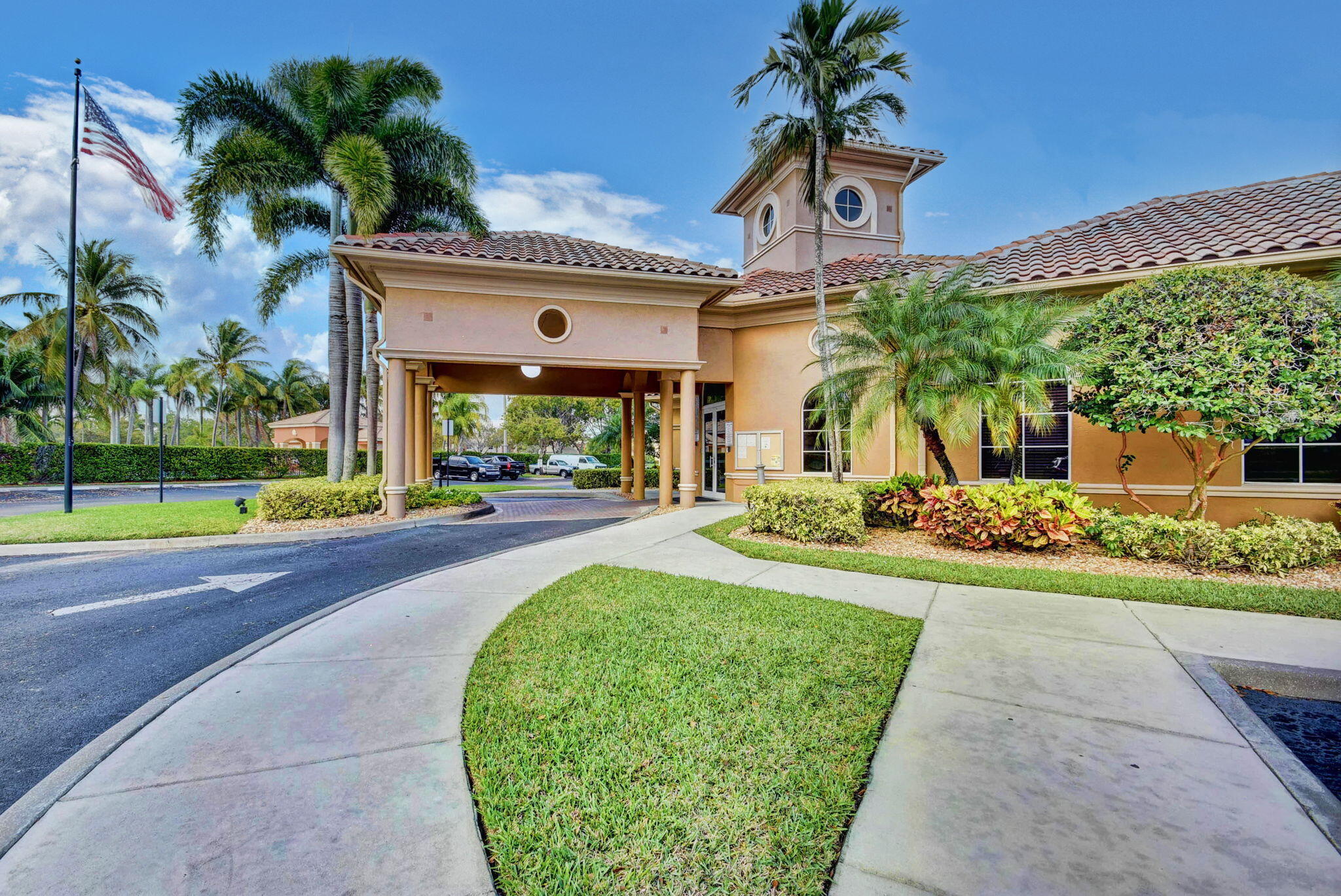 COVE AT BRIAR BAY CONDO - Residential
