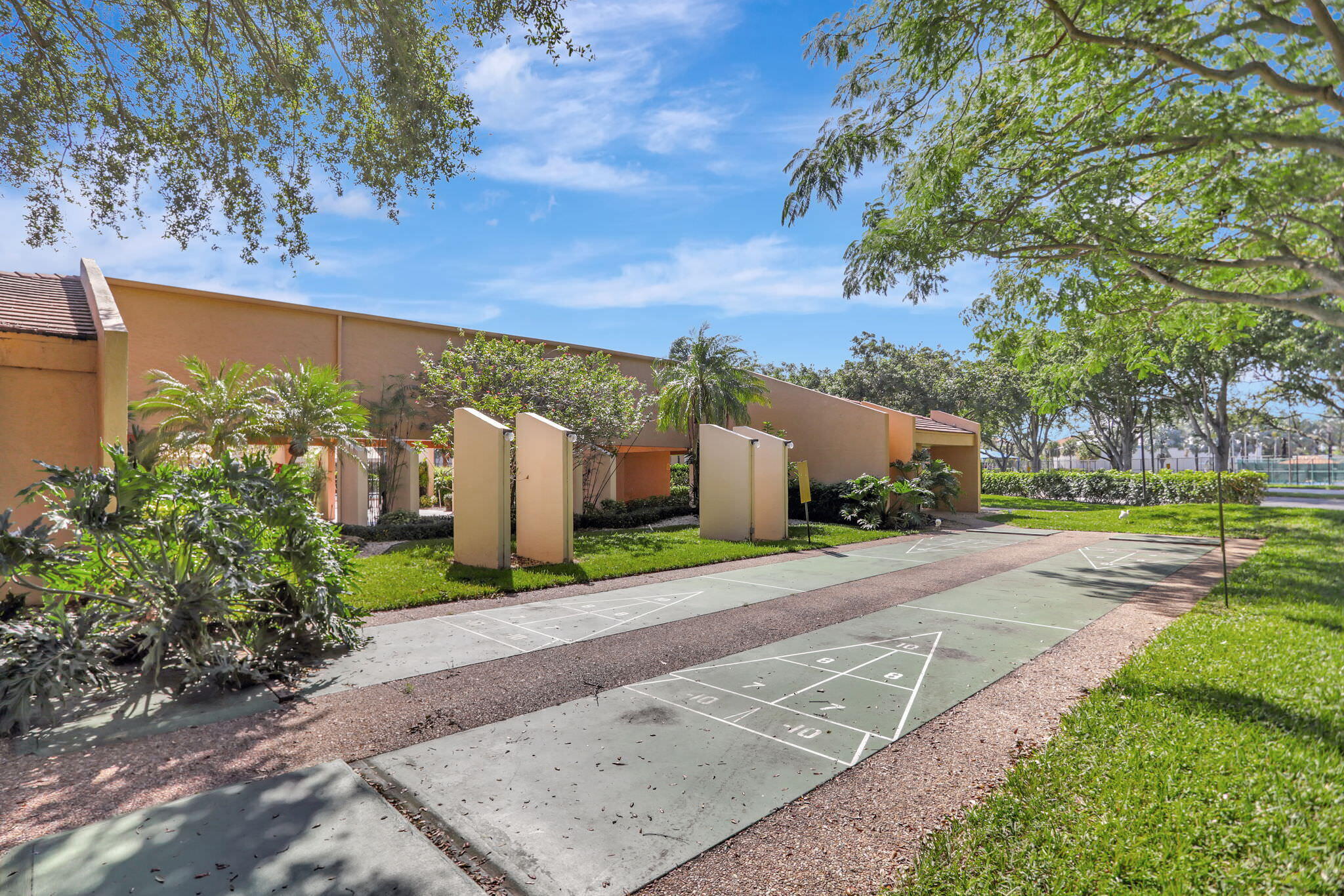 CORAL GATE V CONDO - Residential