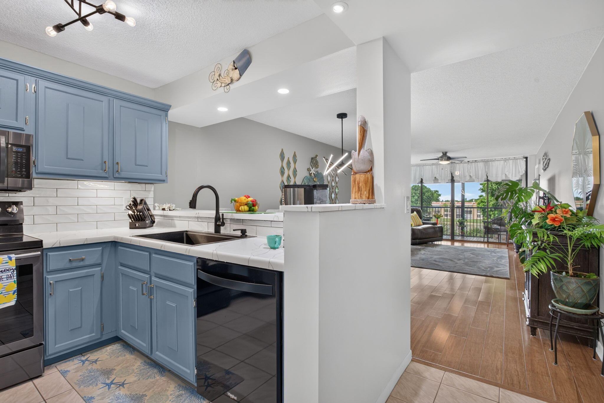 CORAL GATE V CONDO - Residential