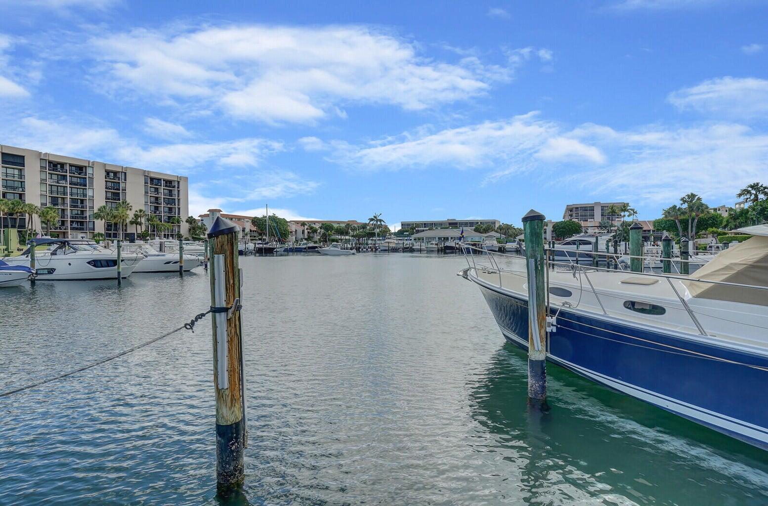 YACHT & RACQUET CLUB OF BOCA RATON CONDO - Residential Lease