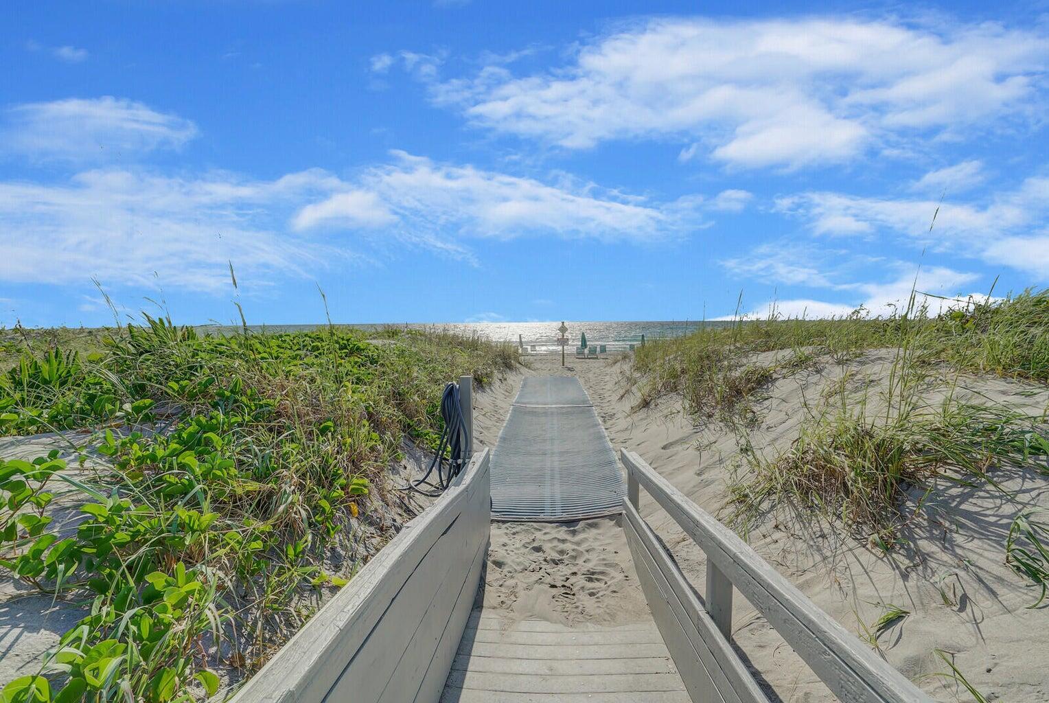 YACHT & RACQUET CLUB OF BOCA RATON CONDO - Residential Lease
