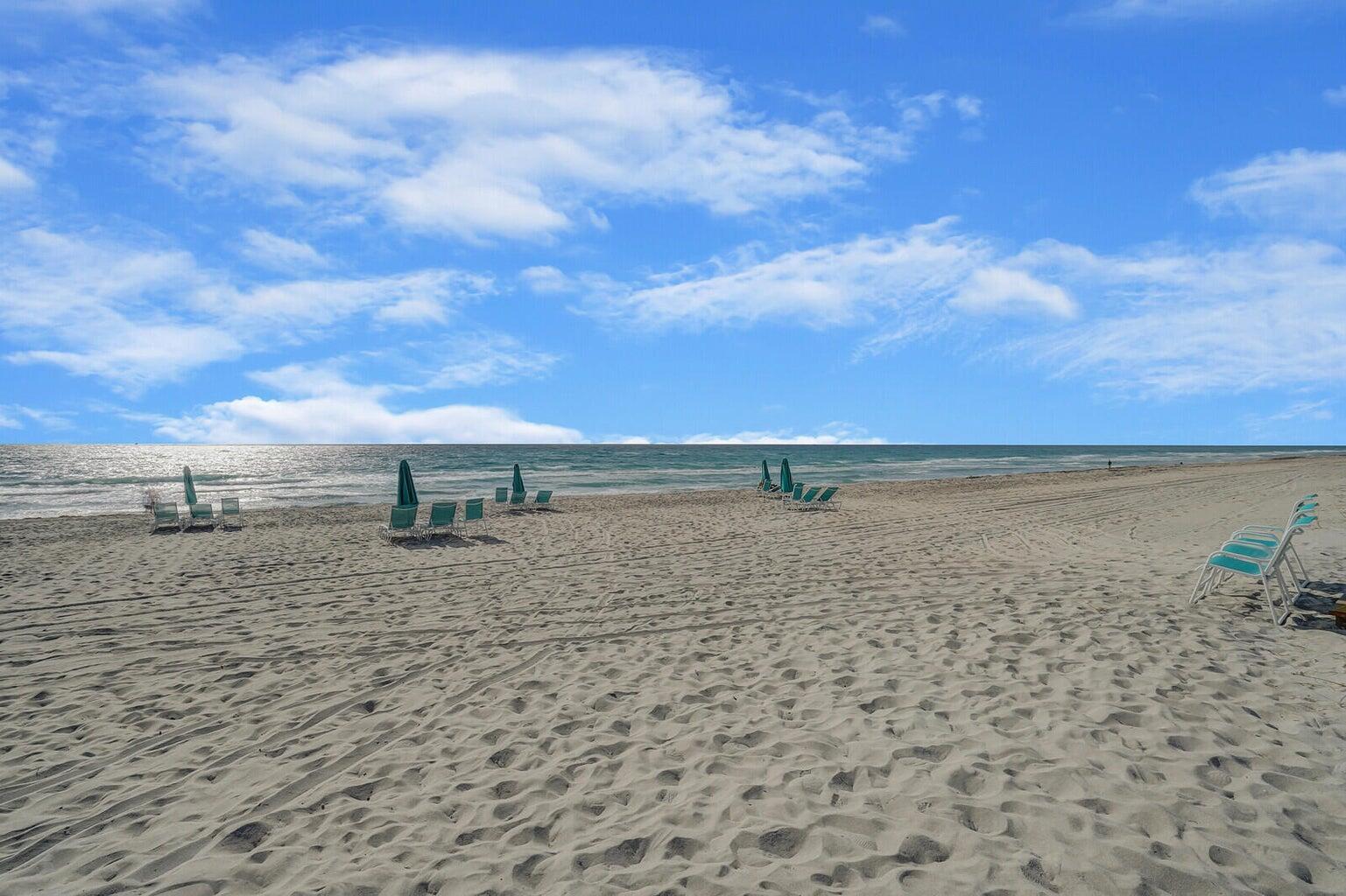 YACHT & RACQUET CLUB OF BOCA RATON CONDO - Residential Lease