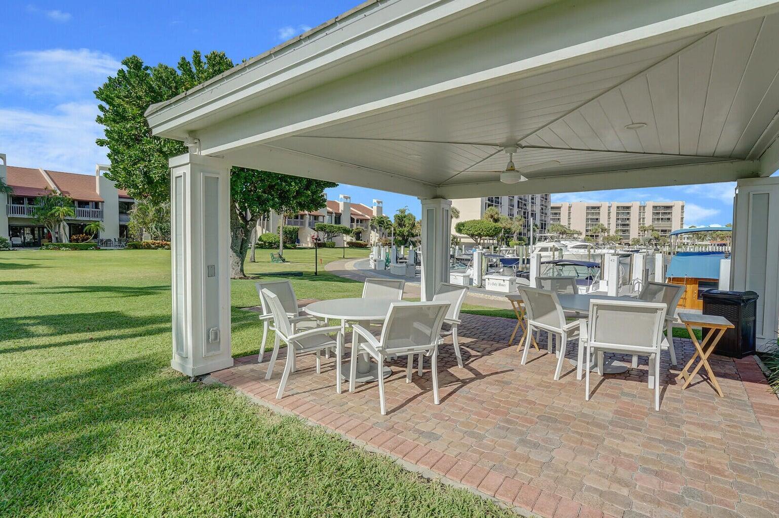 YACHT & RACQUET CLUB OF BOCA RATON CONDO - Residential Lease