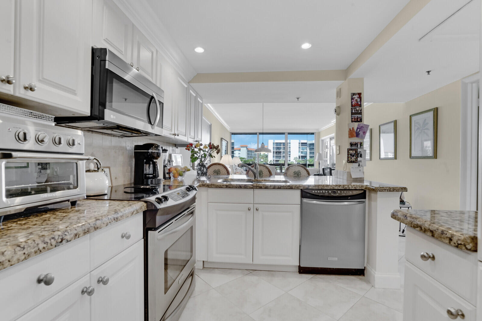 YACHT & RACQUET CLUB OF BOCA RATON CONDO - Residential Lease