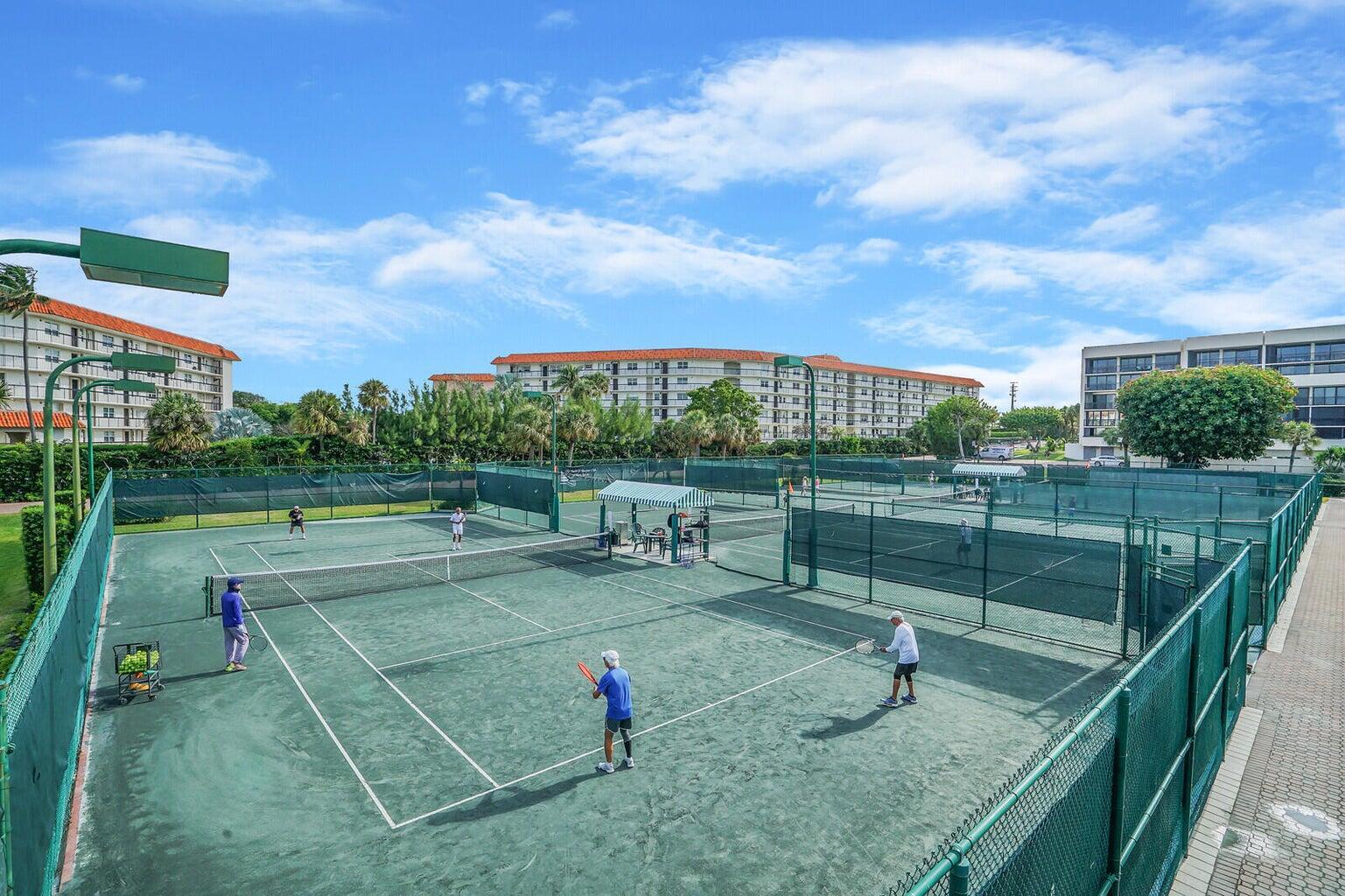 YACHT & RACQUET CLUB OF BOCA RATON CONDO - Residential Lease