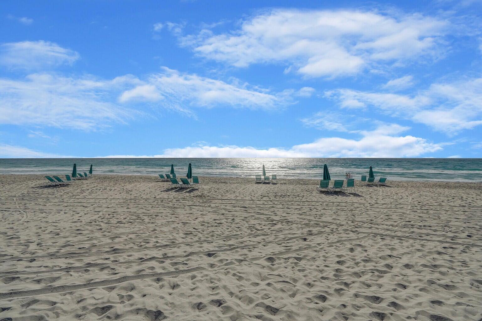 YACHT & RACQUET CLUB OF BOCA RATON CONDO - Residential Lease