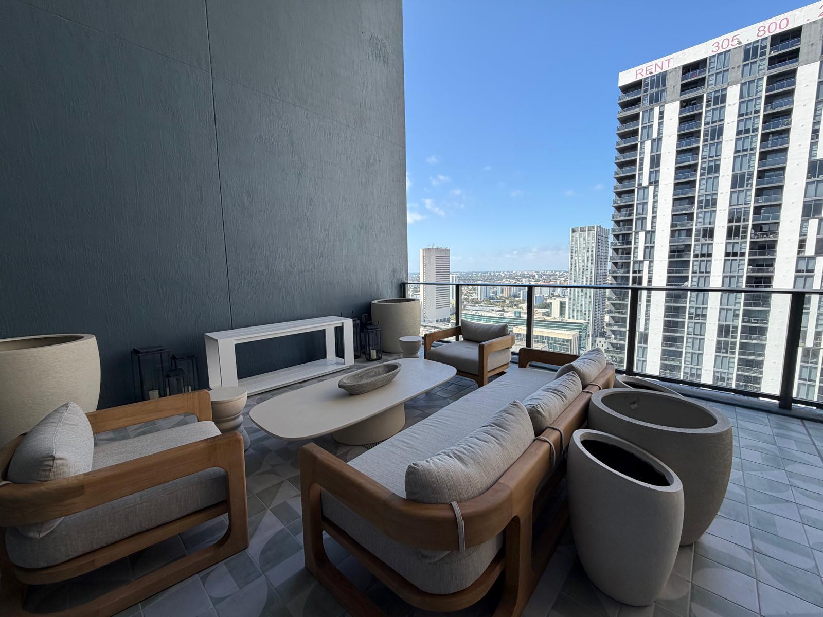CITY OF MIAMI NORTH BLK 62 PB B-41 - Residential Lease