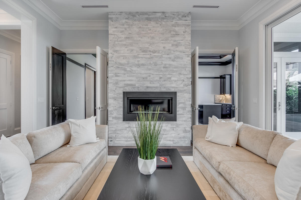 ROYAL PALM YACHT & COUNTRY CLUB - Residential