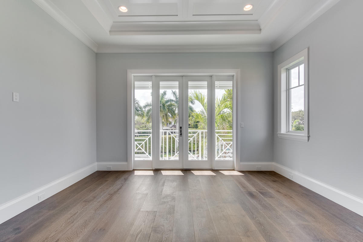 ROYAL PALM YACHT & COUNTRY CLUB - Residential
