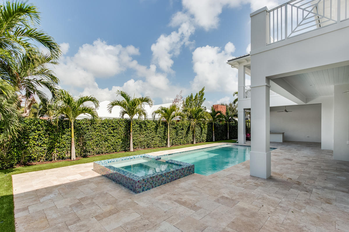 ROYAL PALM YACHT & COUNTRY CLUB - Residential