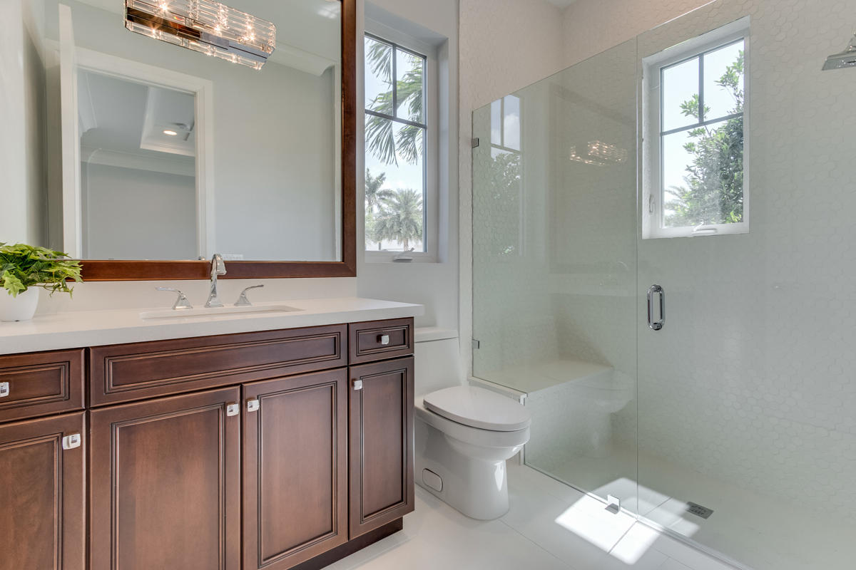 ROYAL PALM YACHT & COUNTRY CLUB - Residential