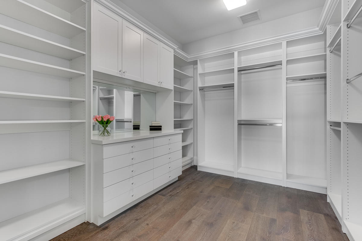 ROYAL PALM YACHT & COUNTRY CLUB - Residential