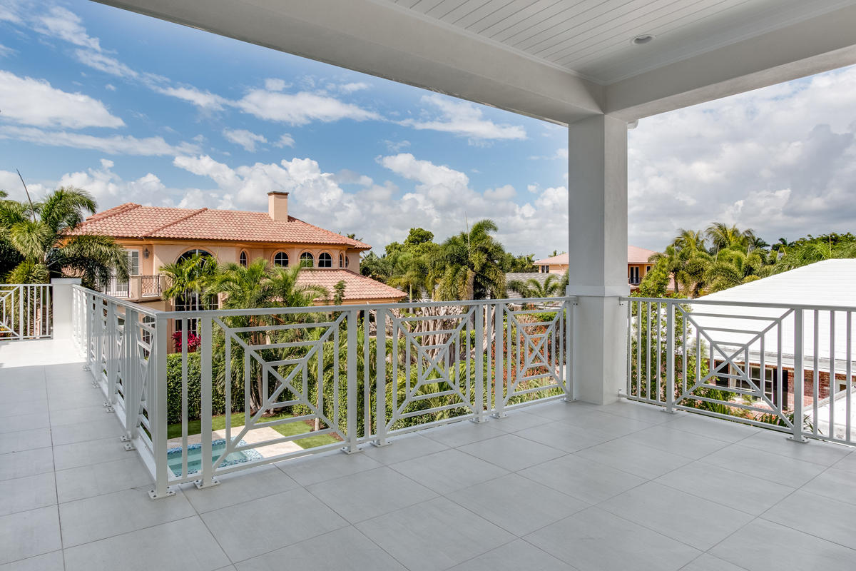 ROYAL PALM YACHT & COUNTRY CLUB - Residential
