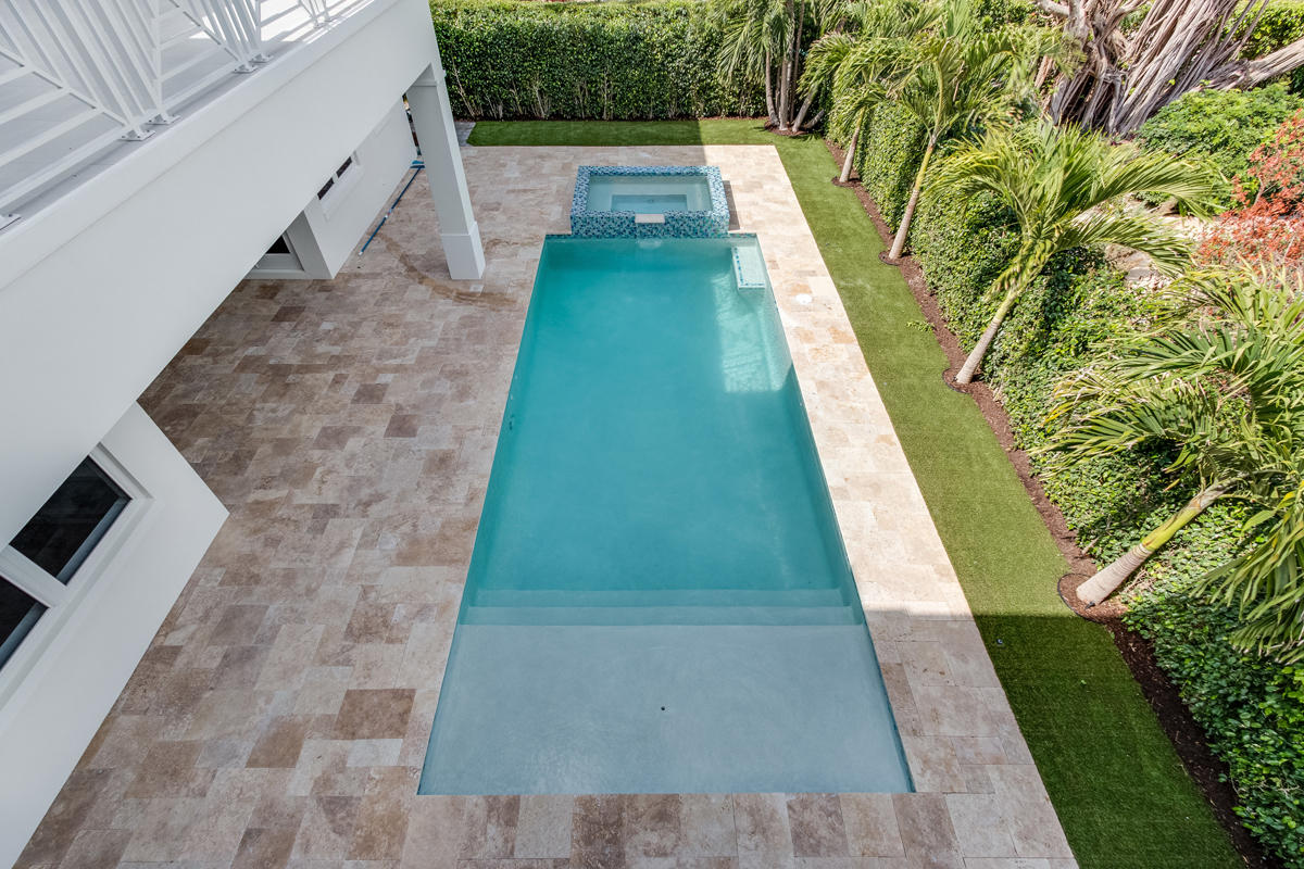 ROYAL PALM YACHT & COUNTRY CLUB - Residential