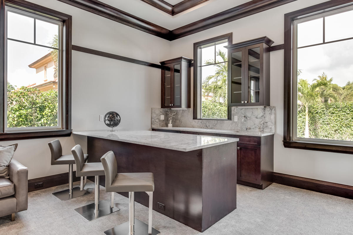 ROYAL PALM YACHT & COUNTRY CLUB - Residential
