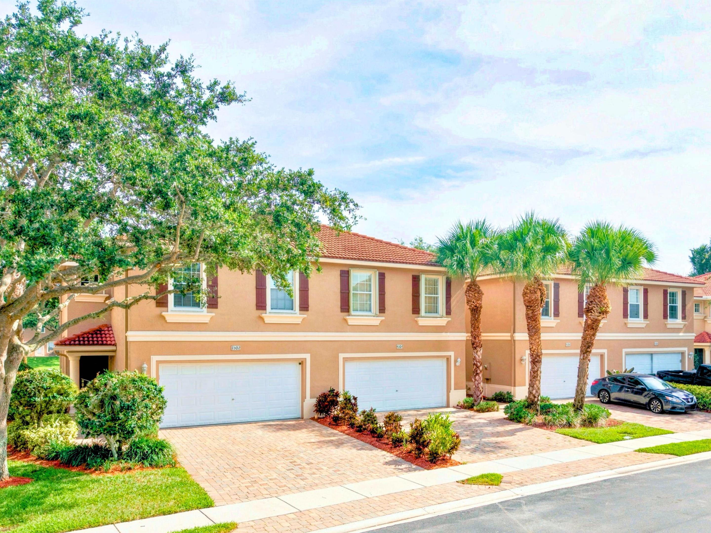 VERONA PALMS - Residential