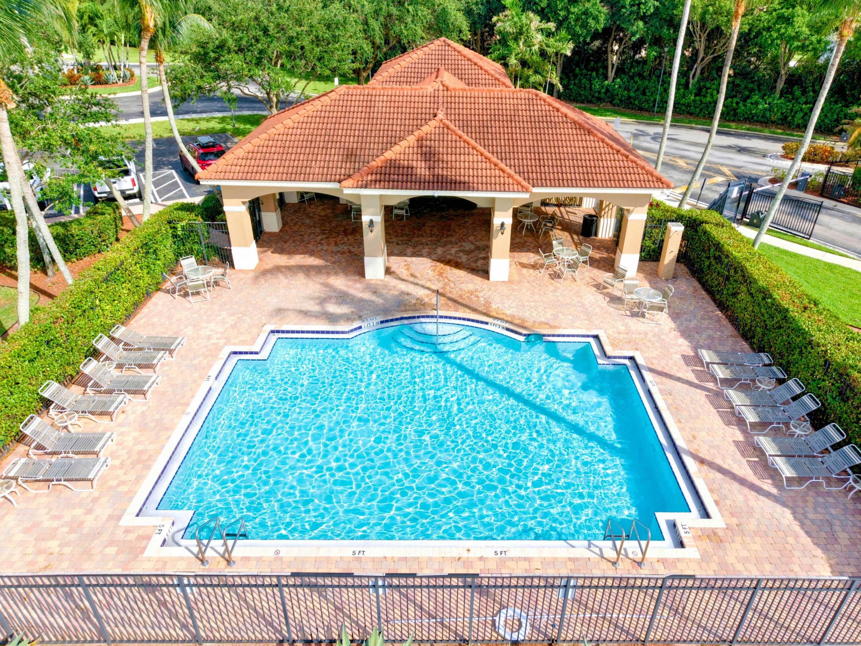 VERONA PALMS - Residential