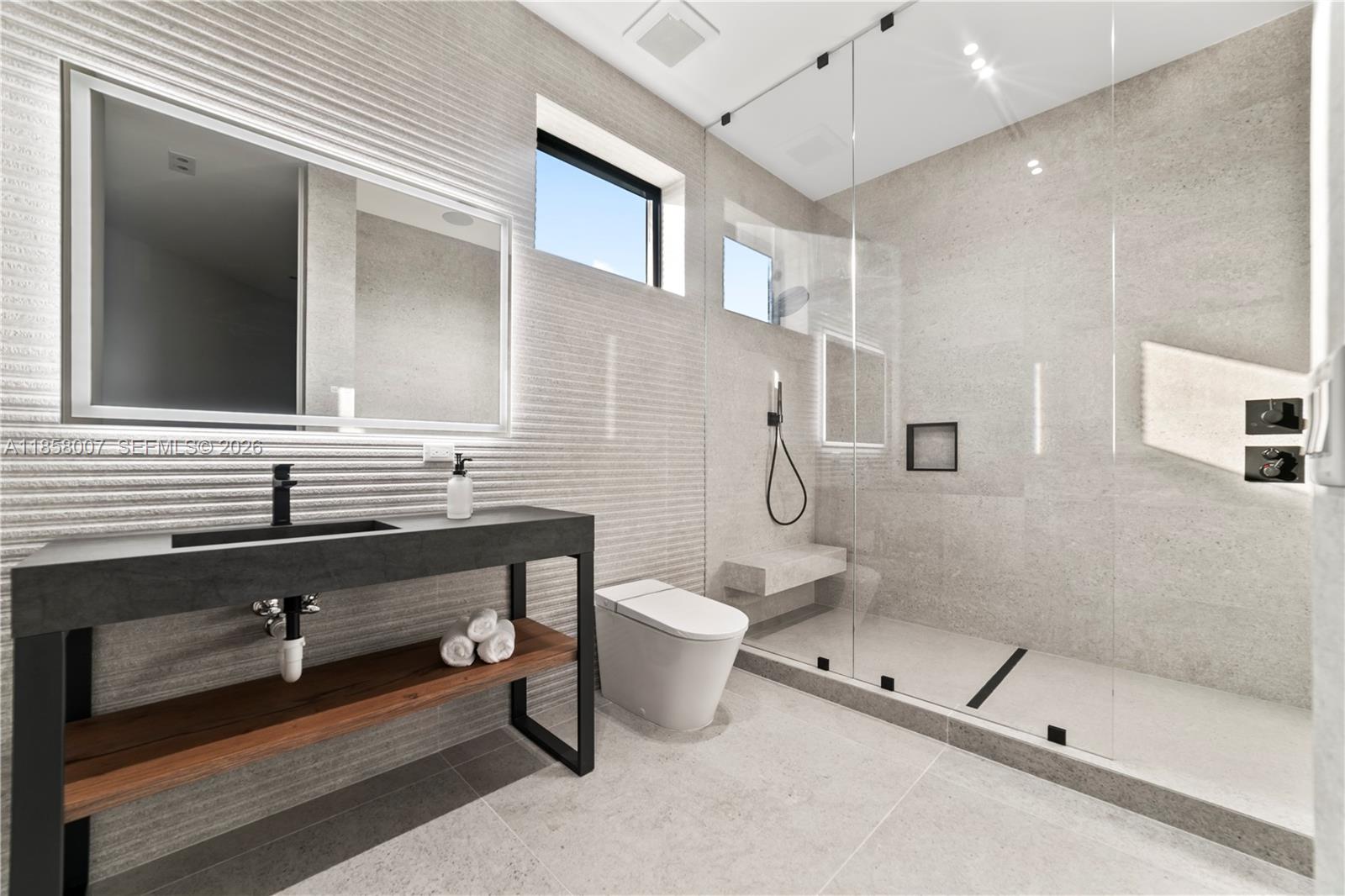GOLDEN ISLES ESTATES - Residential