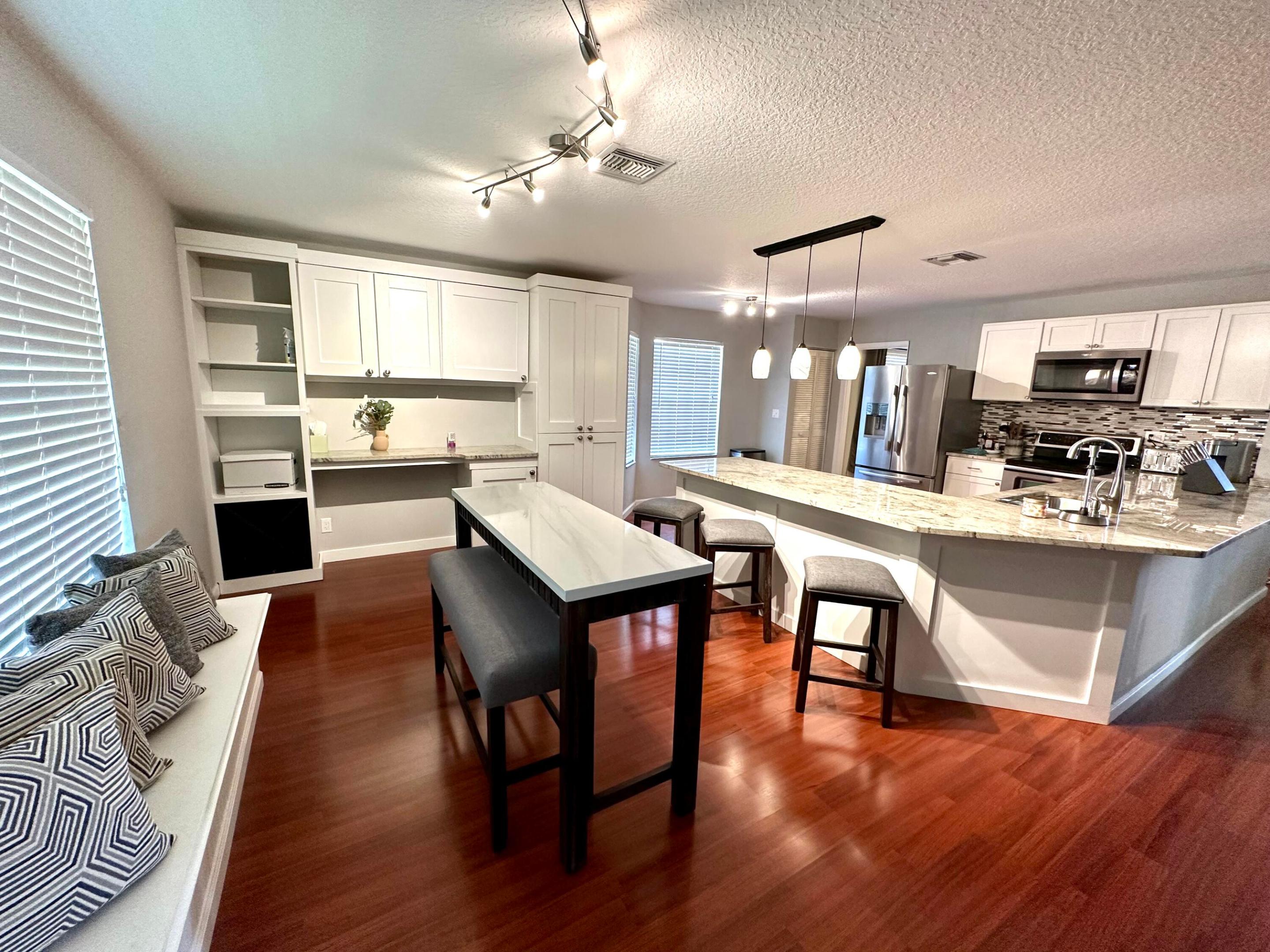 EMERALD FOREST OF WELLINGTON - Residential Lease