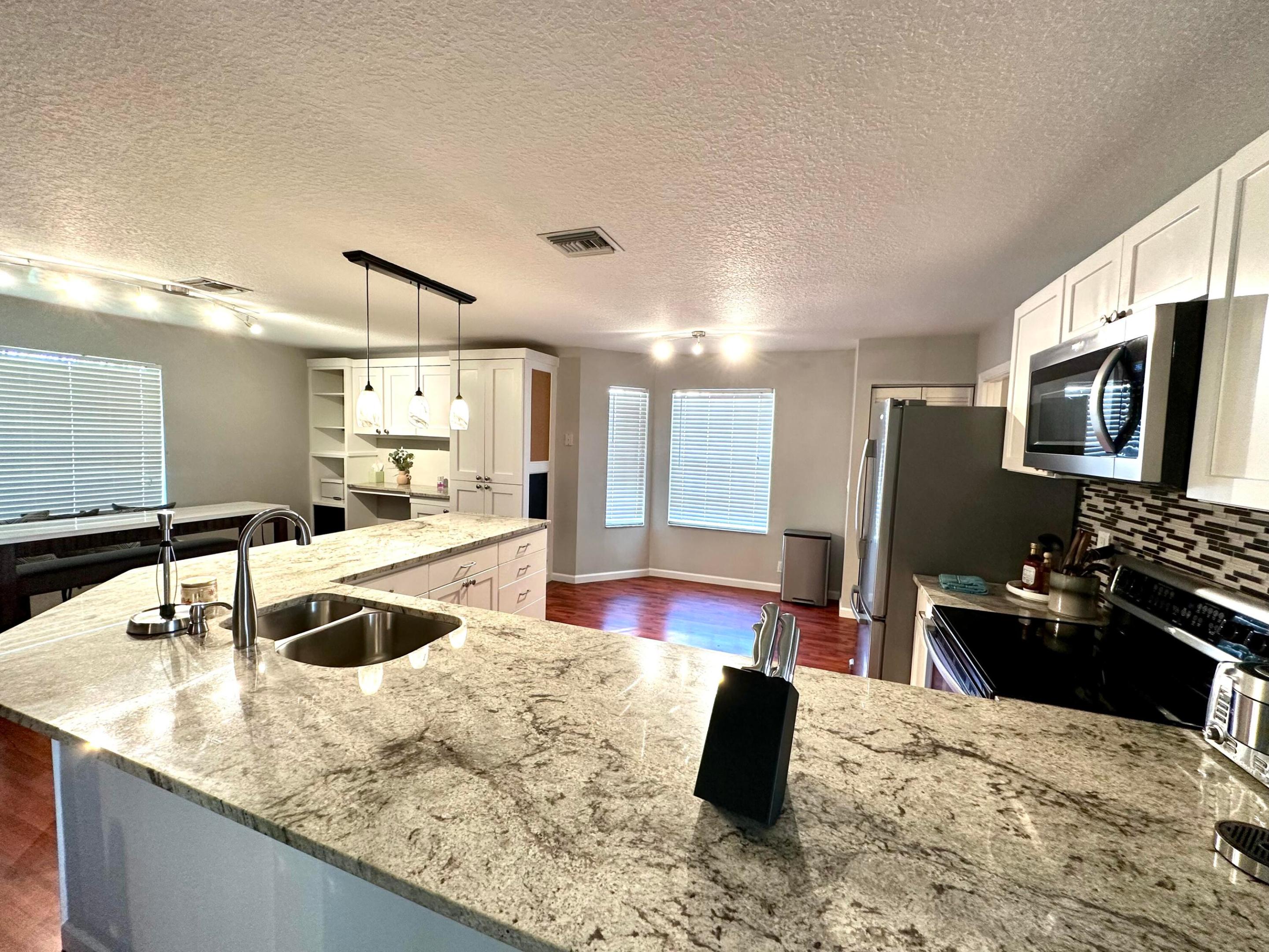 EMERALD FOREST OF WELLINGTON - Residential Lease