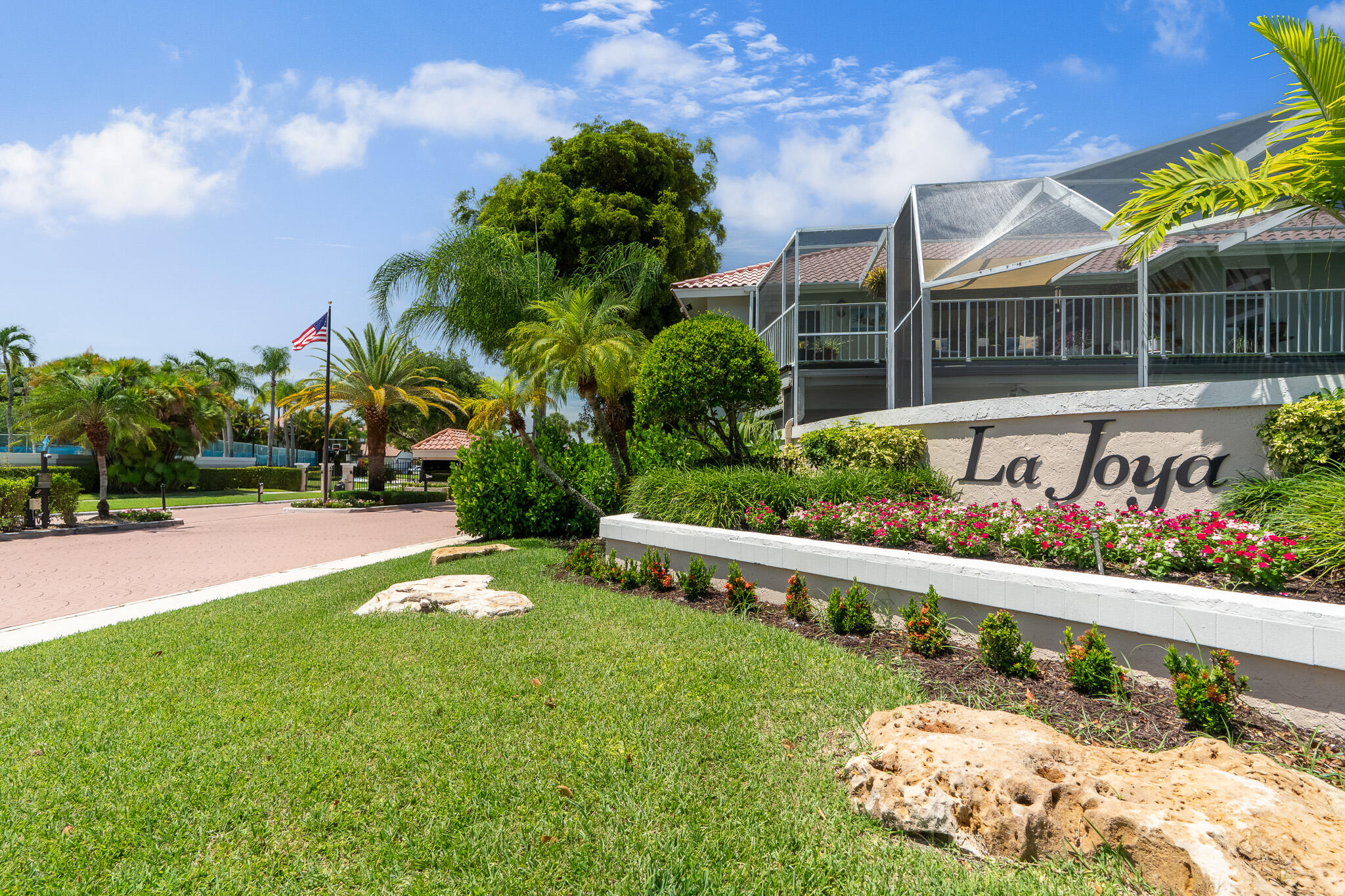 La Joya - Residential