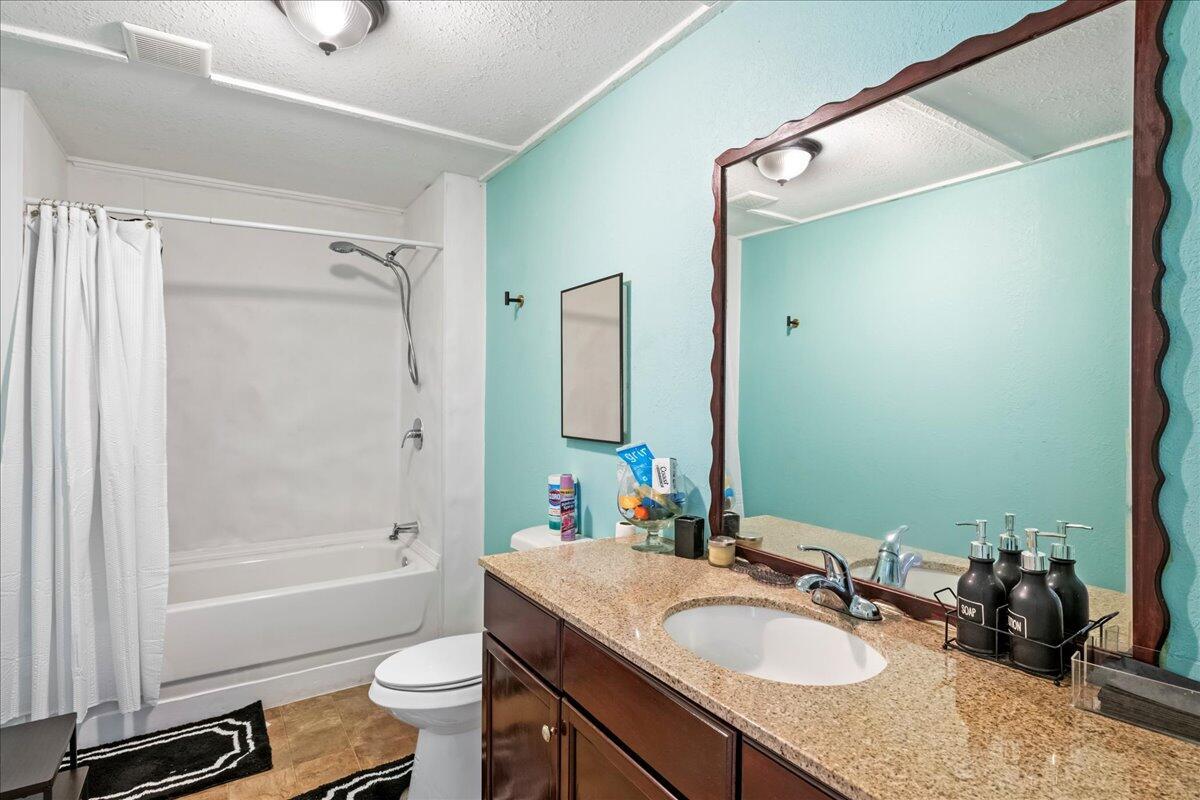 LAKEVIEW PLACE - Residential