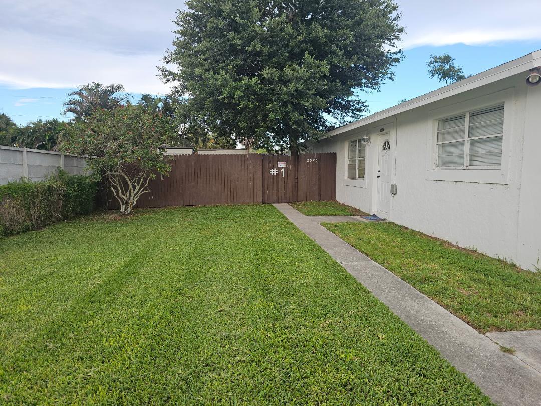 Great location in Palm Beach Gardens. Light and bright with wood flooring and tile through out. Three bed, two bathrooms, separate laundry room, with newer appliances including washer and dryer. Large fenced private yard. Landscaping is included in rent. Close to I95, shopping, and fine dining.