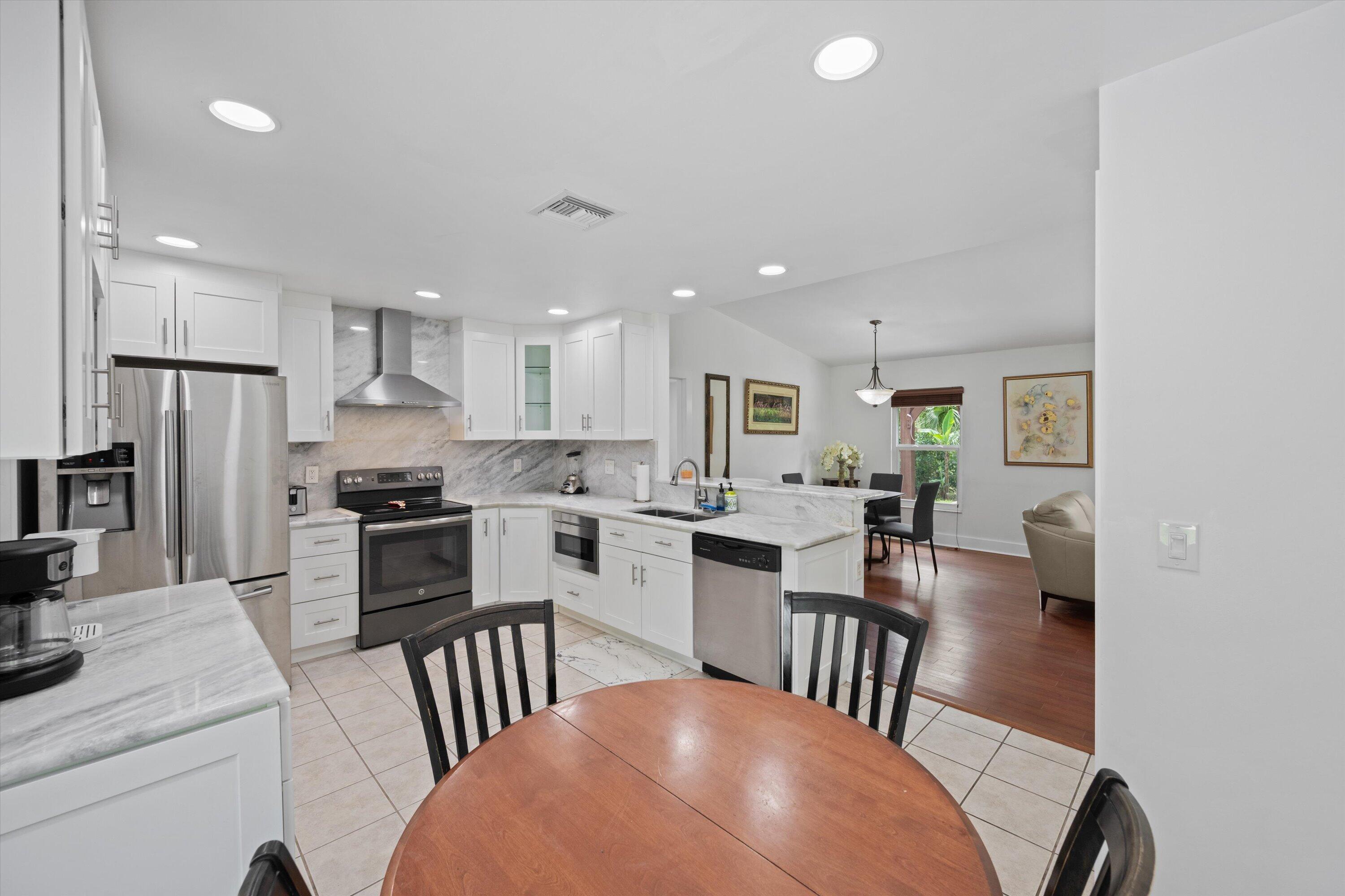 LOXAHATCHEE HOMES - Residential Lease