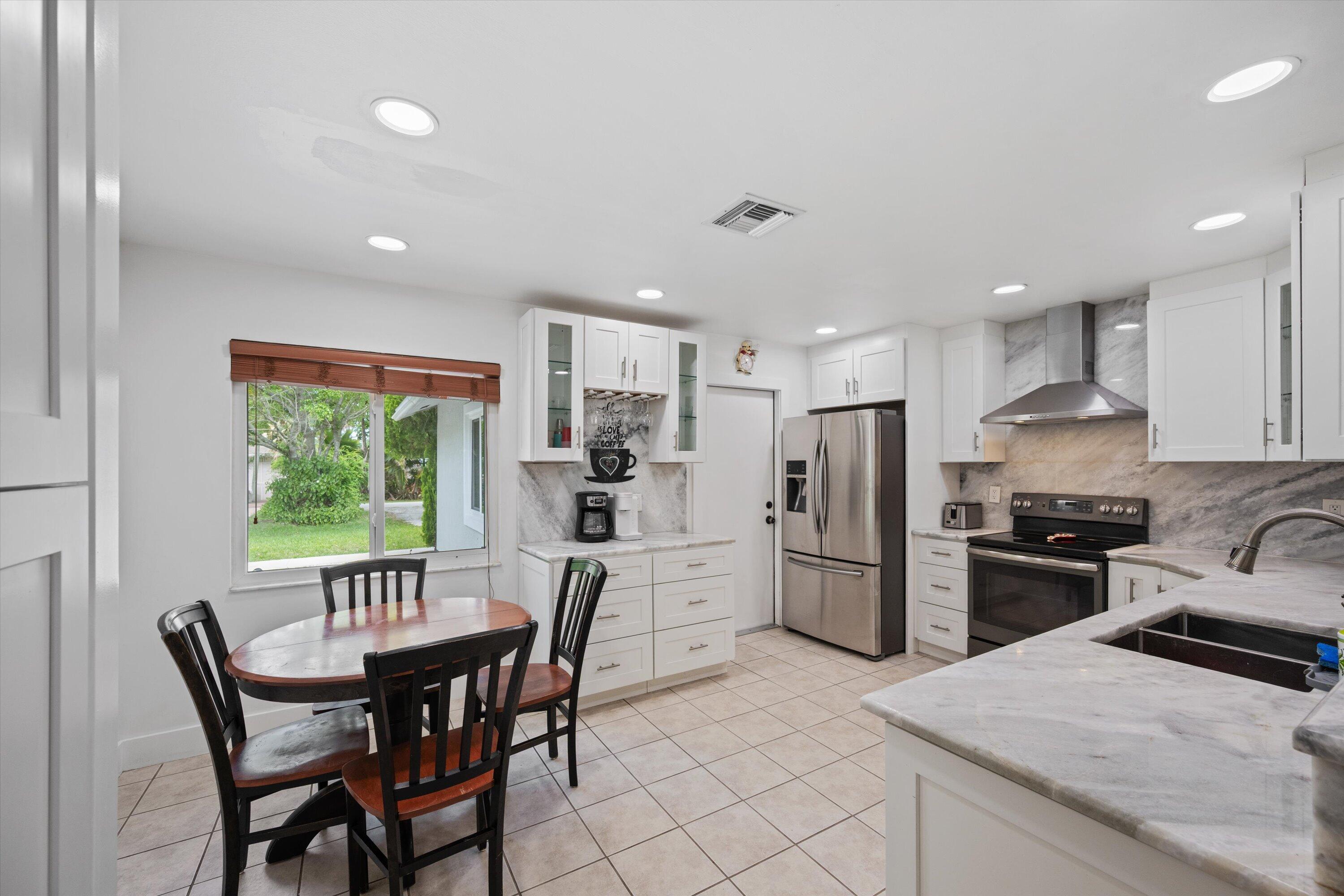 LOXAHATCHEE HOMES - Residential Lease