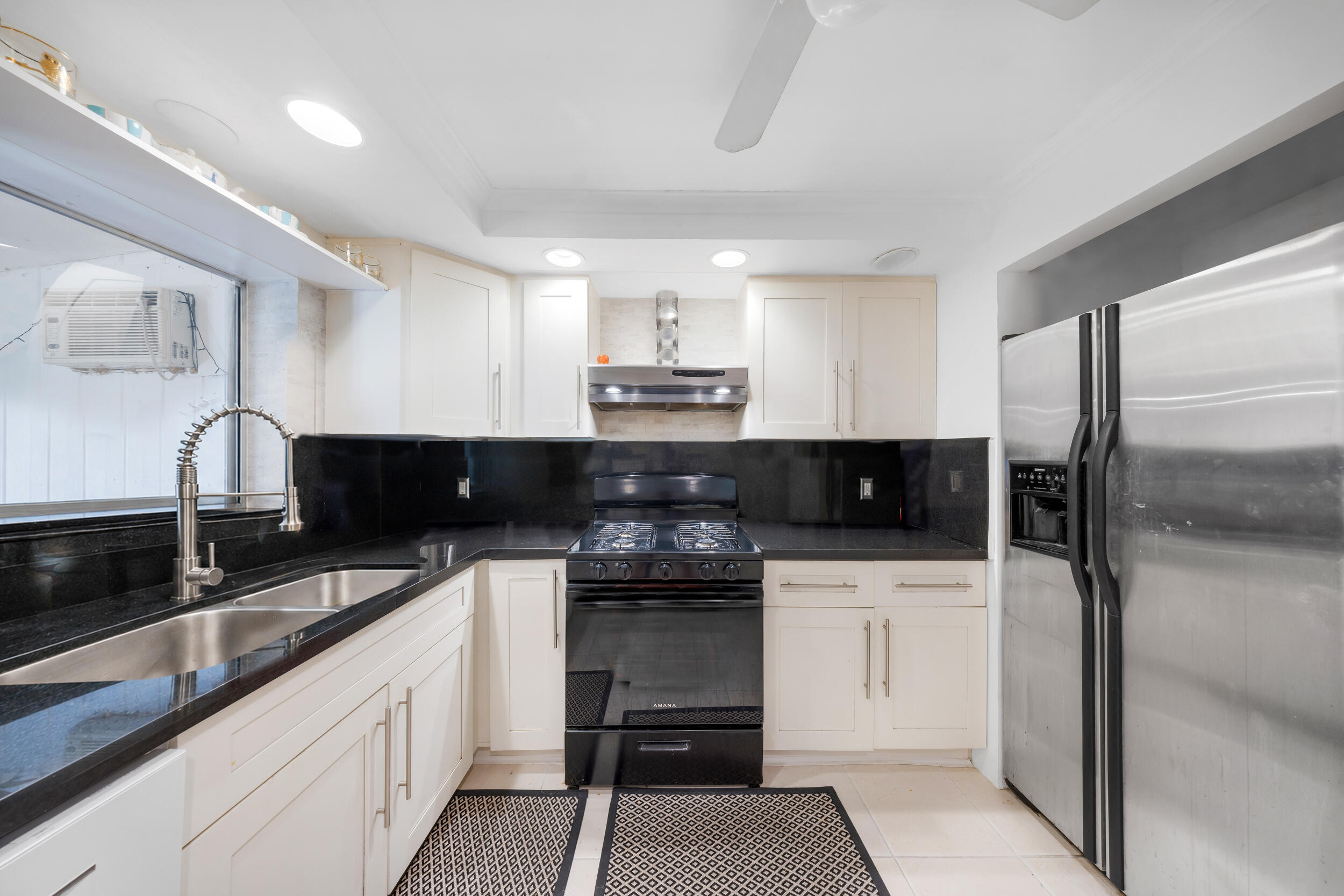 HOLLYWOOD PARK - Residential