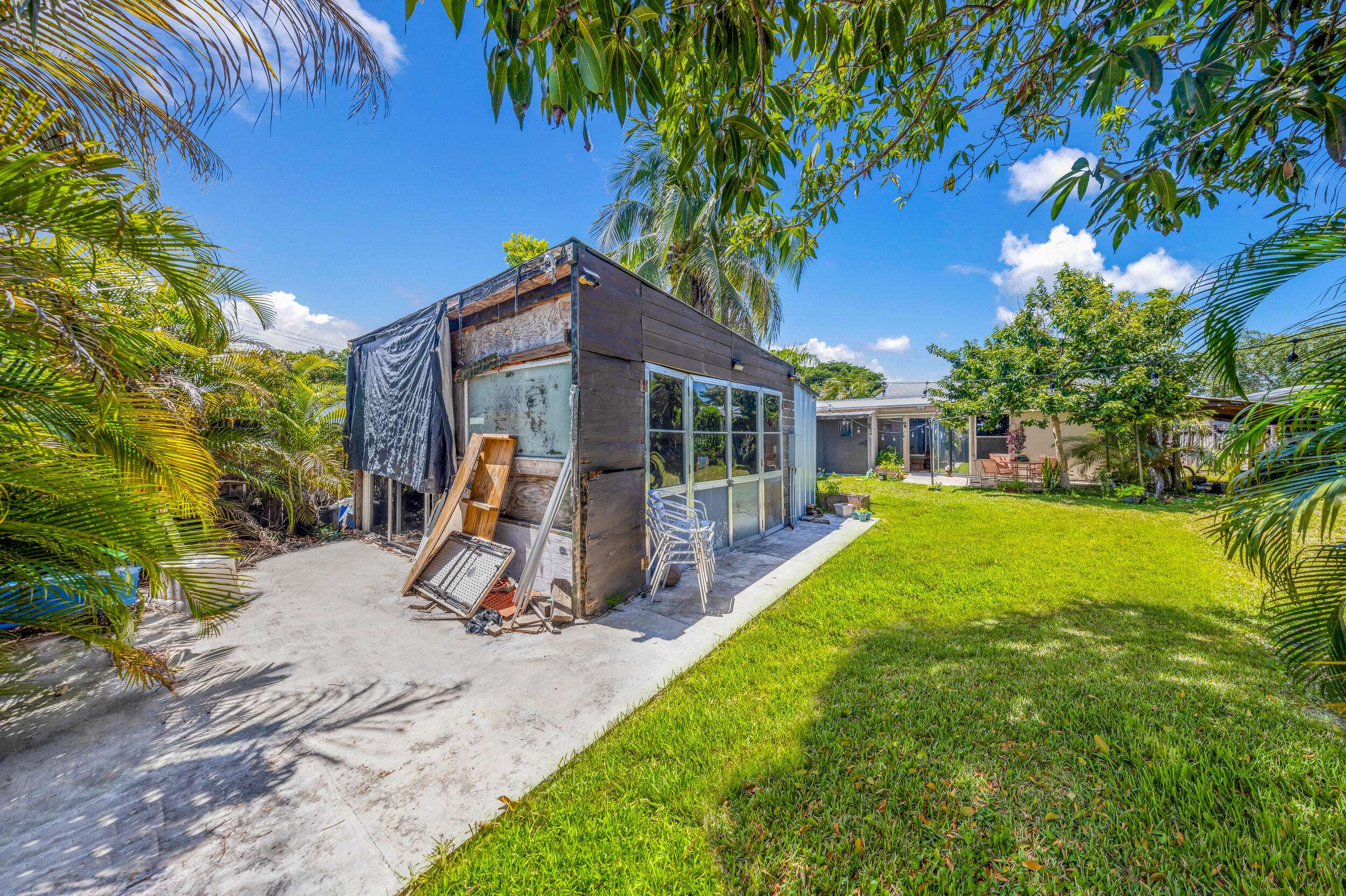 HOLLYWOOD PARK - Residential