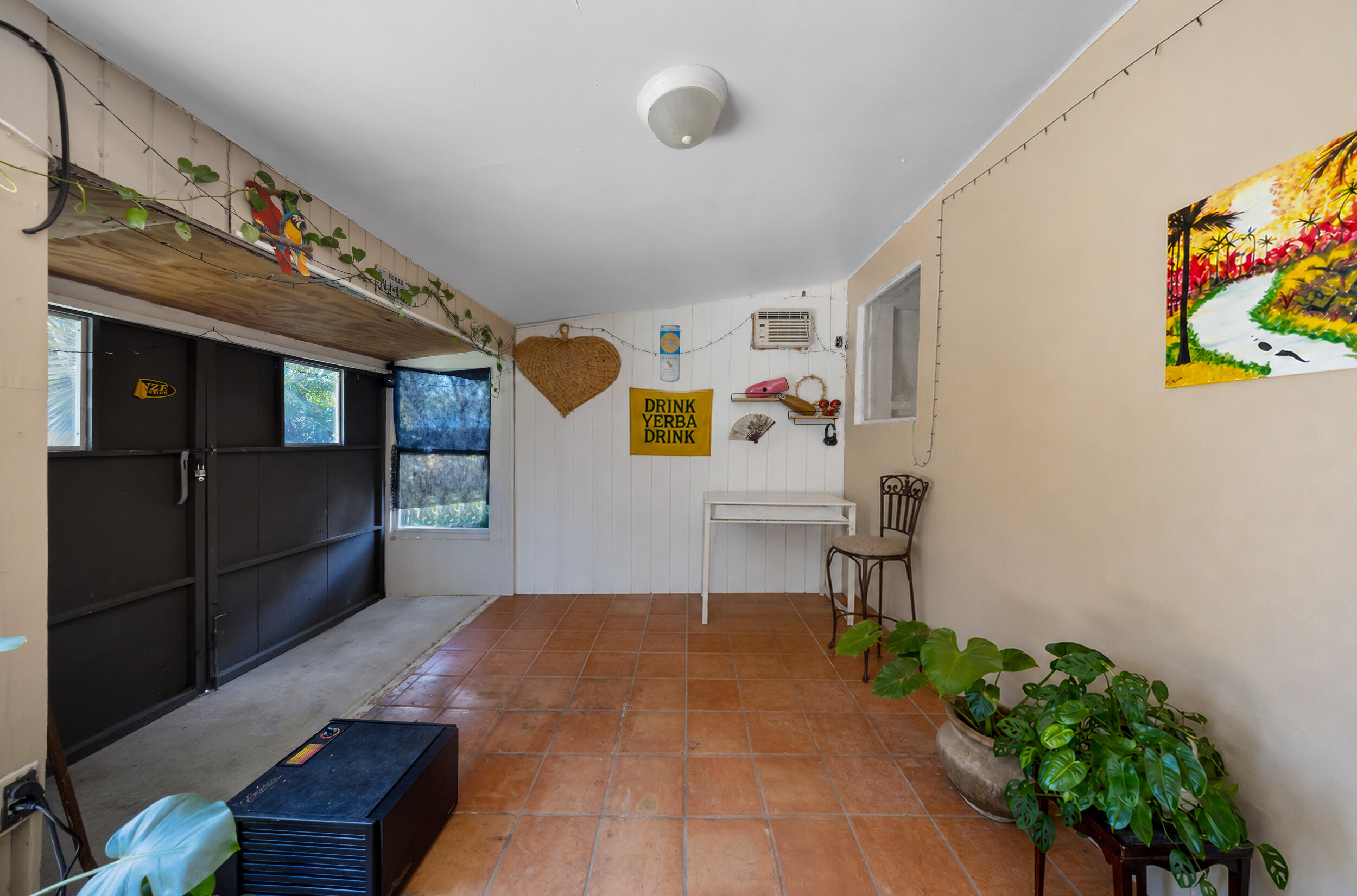 HOLLYWOOD PARK - Residential
