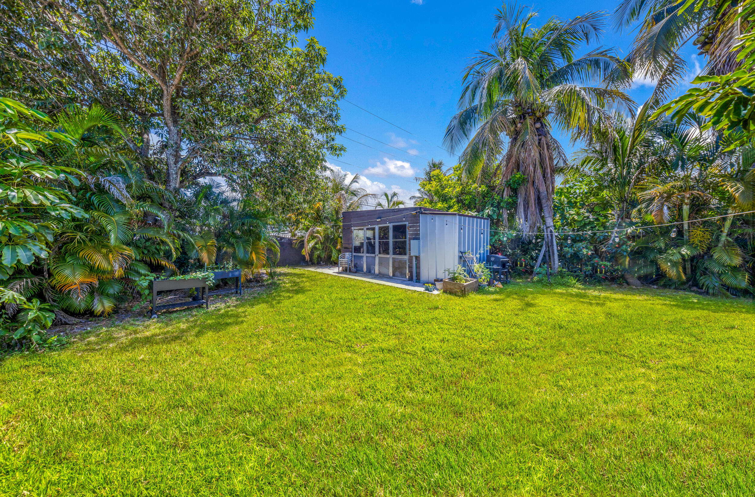 HOLLYWOOD PARK - Residential