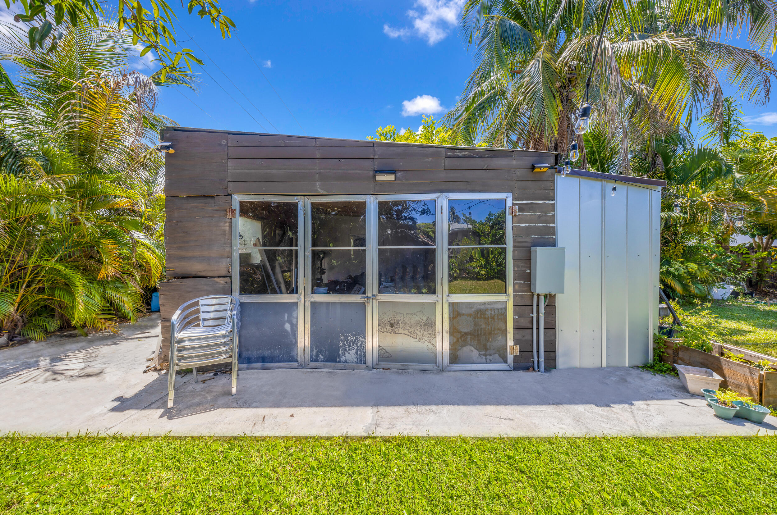 HOLLYWOOD PARK - Residential