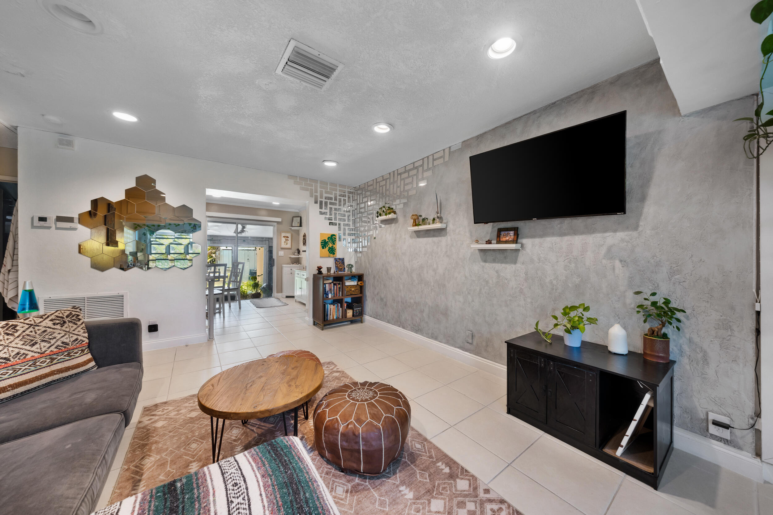 HOLLYWOOD PARK - Residential