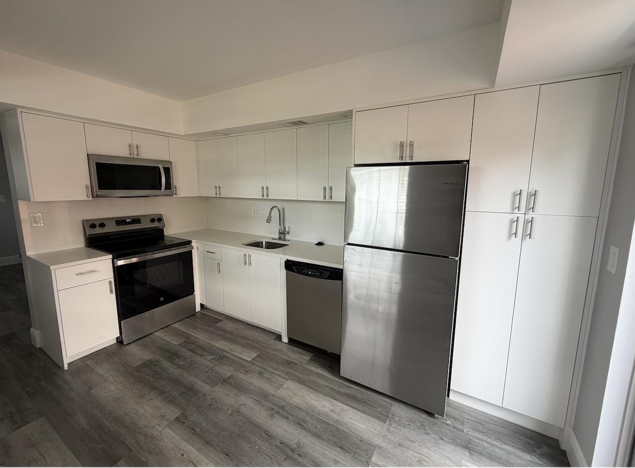 PARKWAY GARDENS - Residential Lease