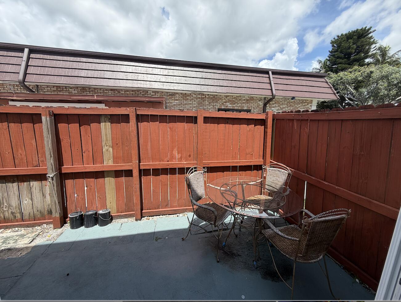 PARKWAY GARDENS - Residential Lease