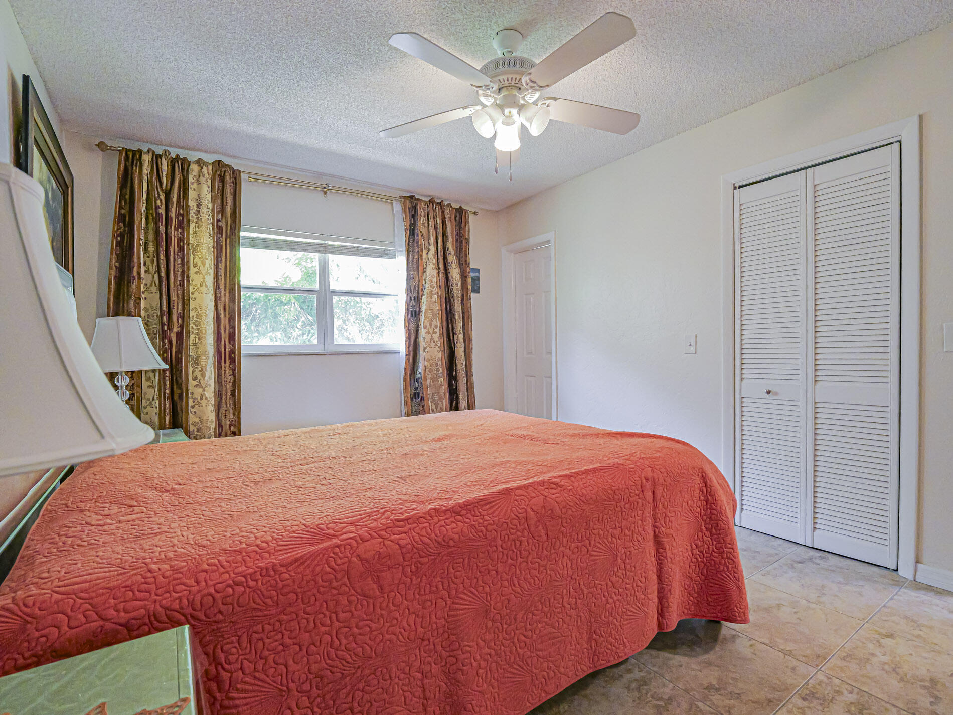 SHADOWLAWN CONDO - Residential Lease