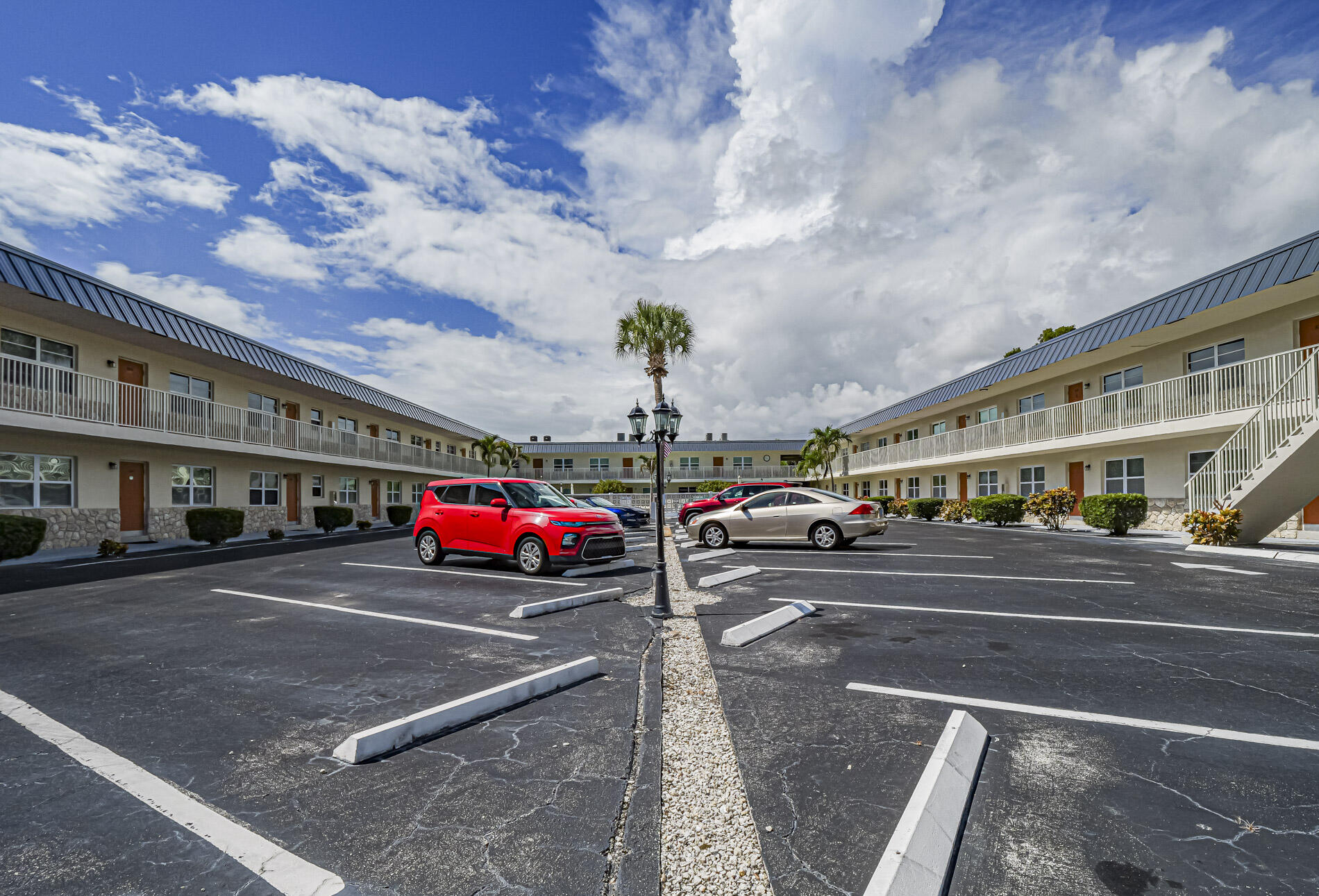 SHADOWLAWN CONDO - Residential Lease