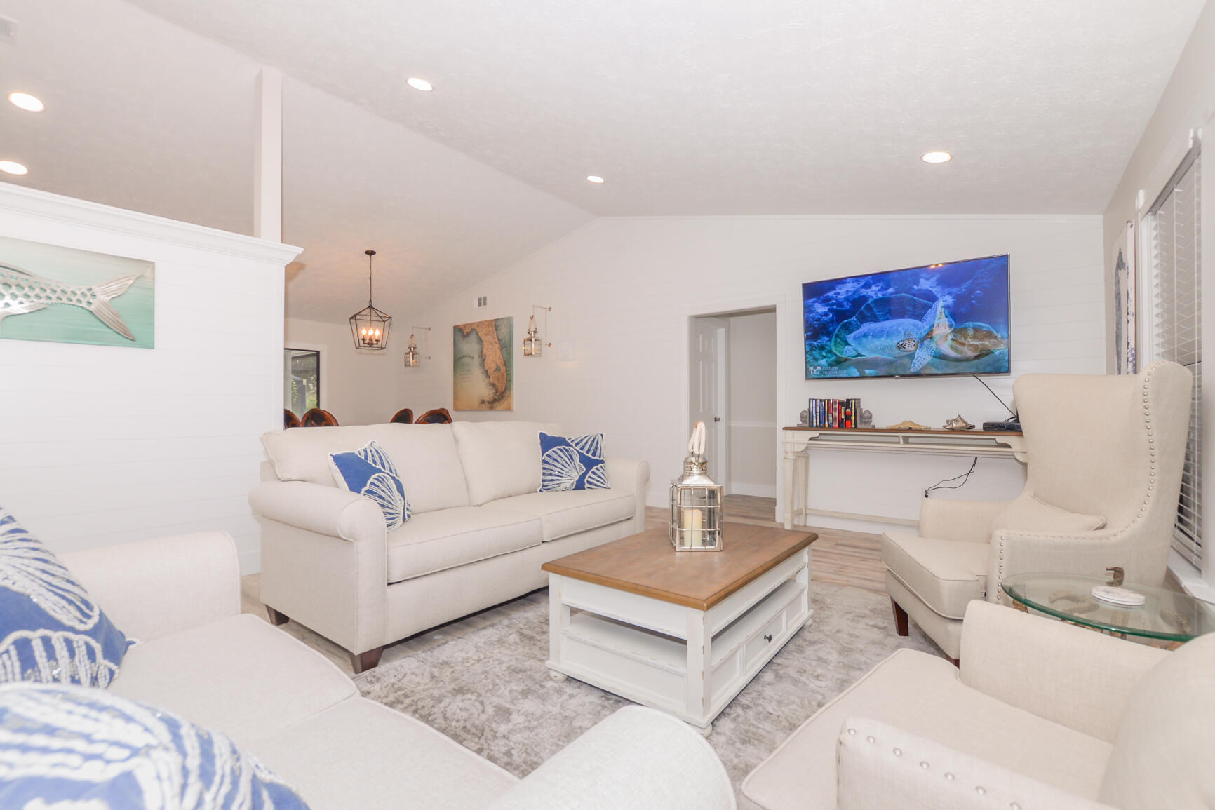 PINECREST LAKES - Residential Lease